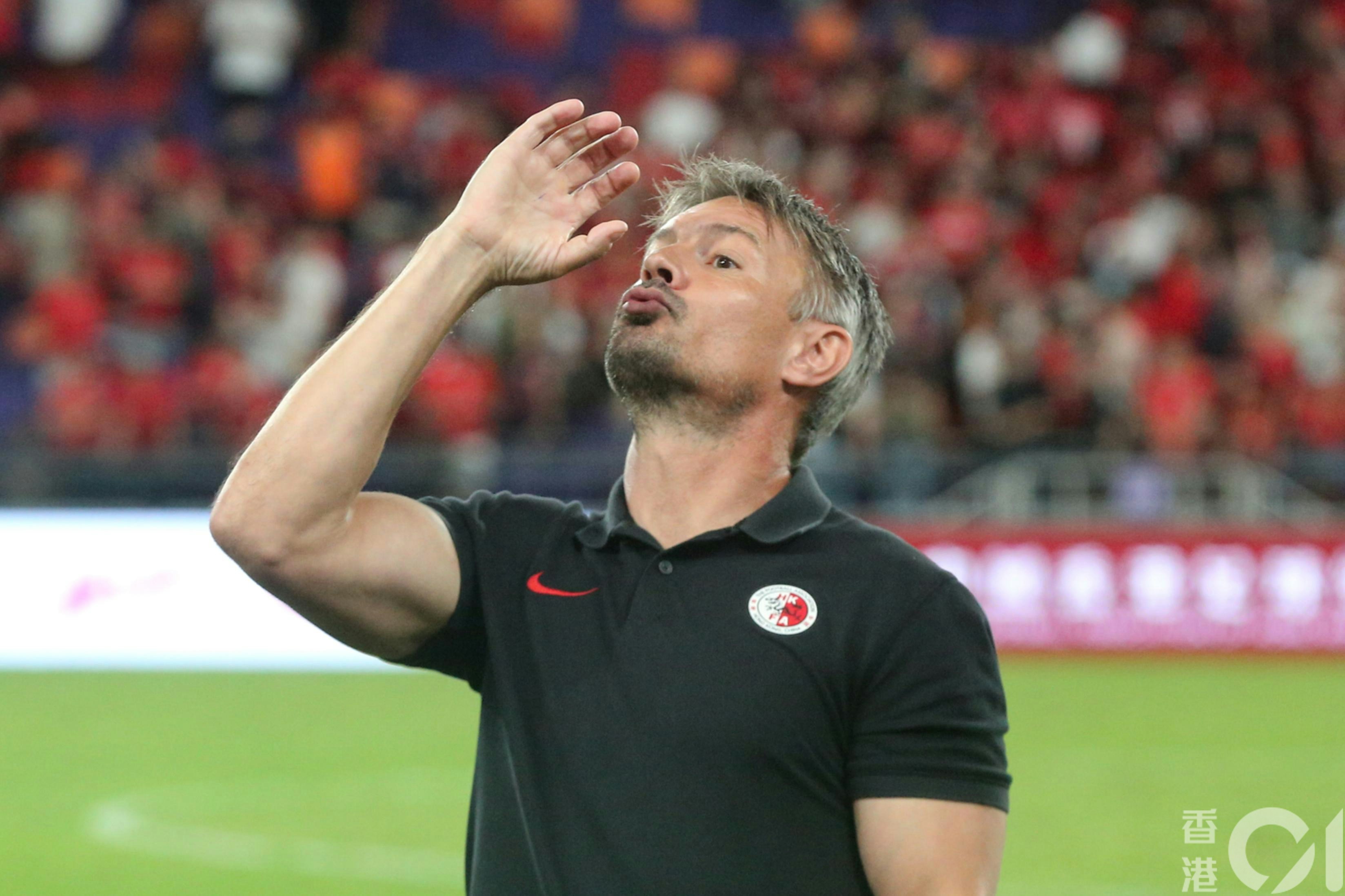 港队韦斯活离任足总向参与对新加坡的球员及团队发100万元奖金