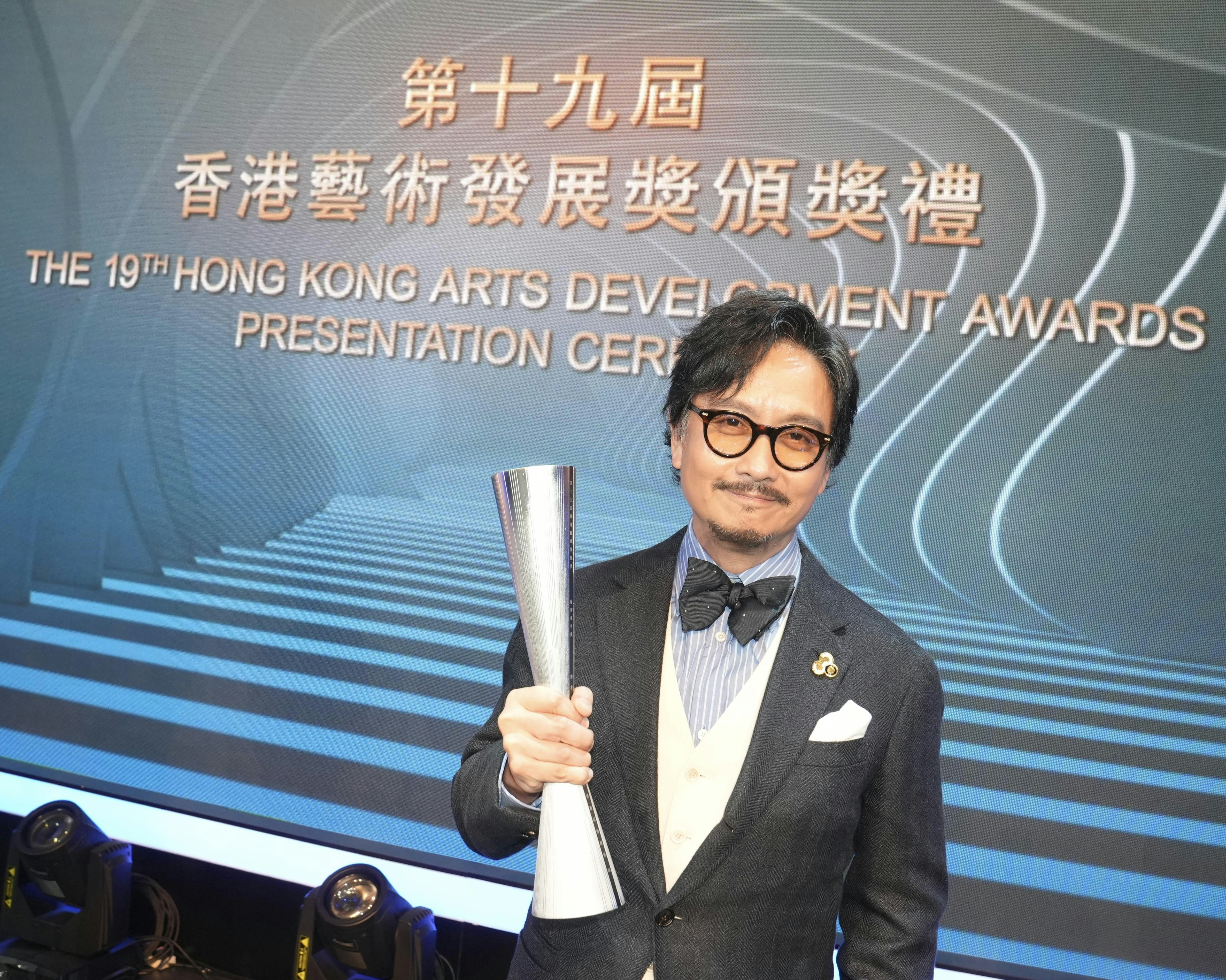 謝君豪奪戲劇「藝術家年獎」 首在港獲獎..意義非常重大