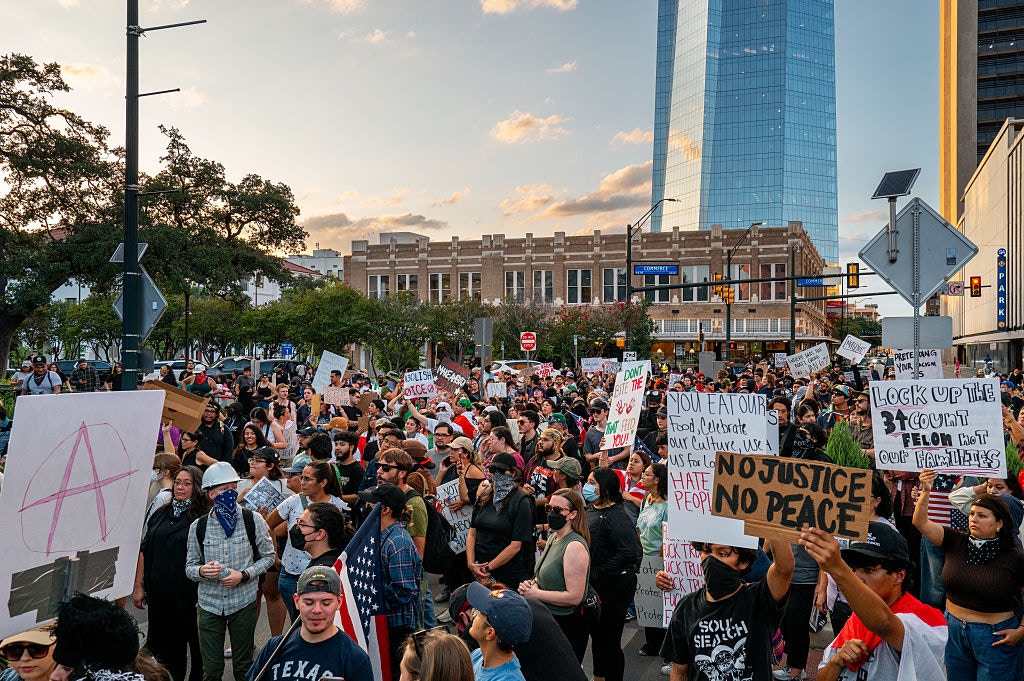 受特朗普政策影响美国劳动市场已流失120万移民