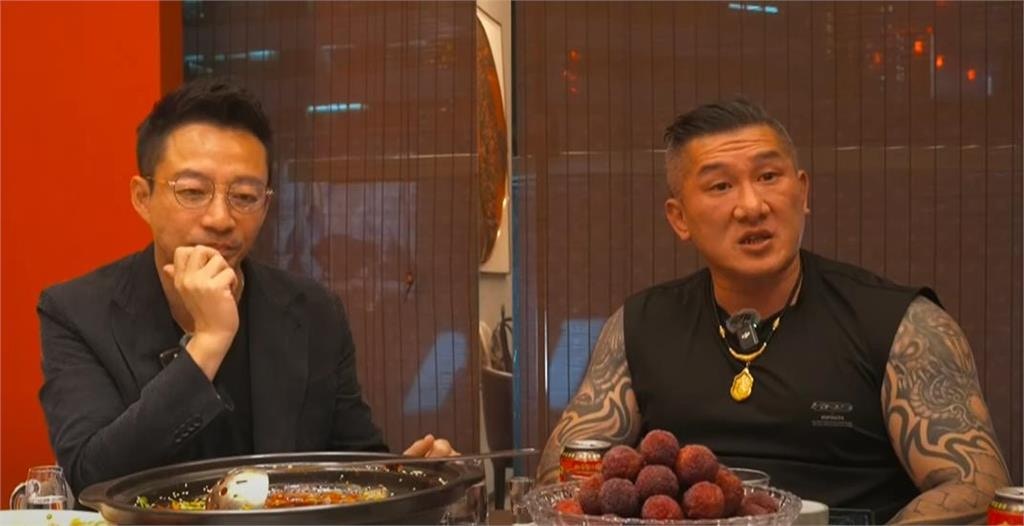 館長直播合體汪小菲破45萬觀看創台灣紀錄 嘆「台灣子彈滿天飛」