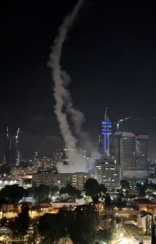 伊朗反攻以色列3死150傷以軍總部一帶遭導彈襲擊影片曝光