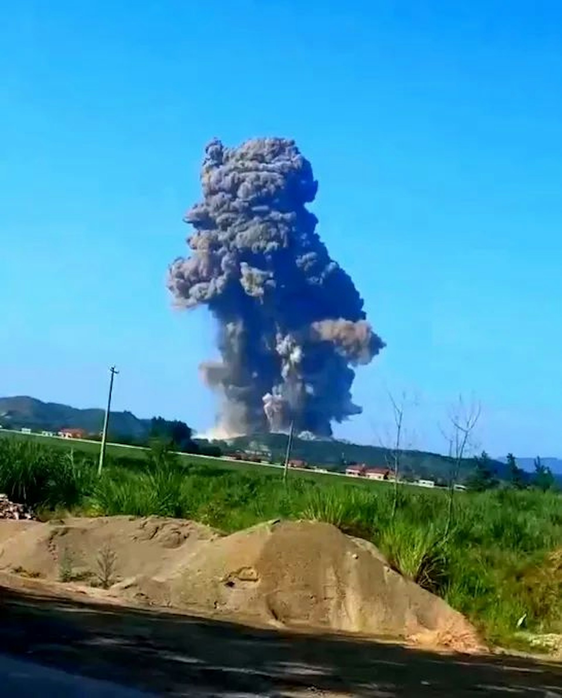 Hiện trường vụ nổ. (Ảnh chụp màn hình video)