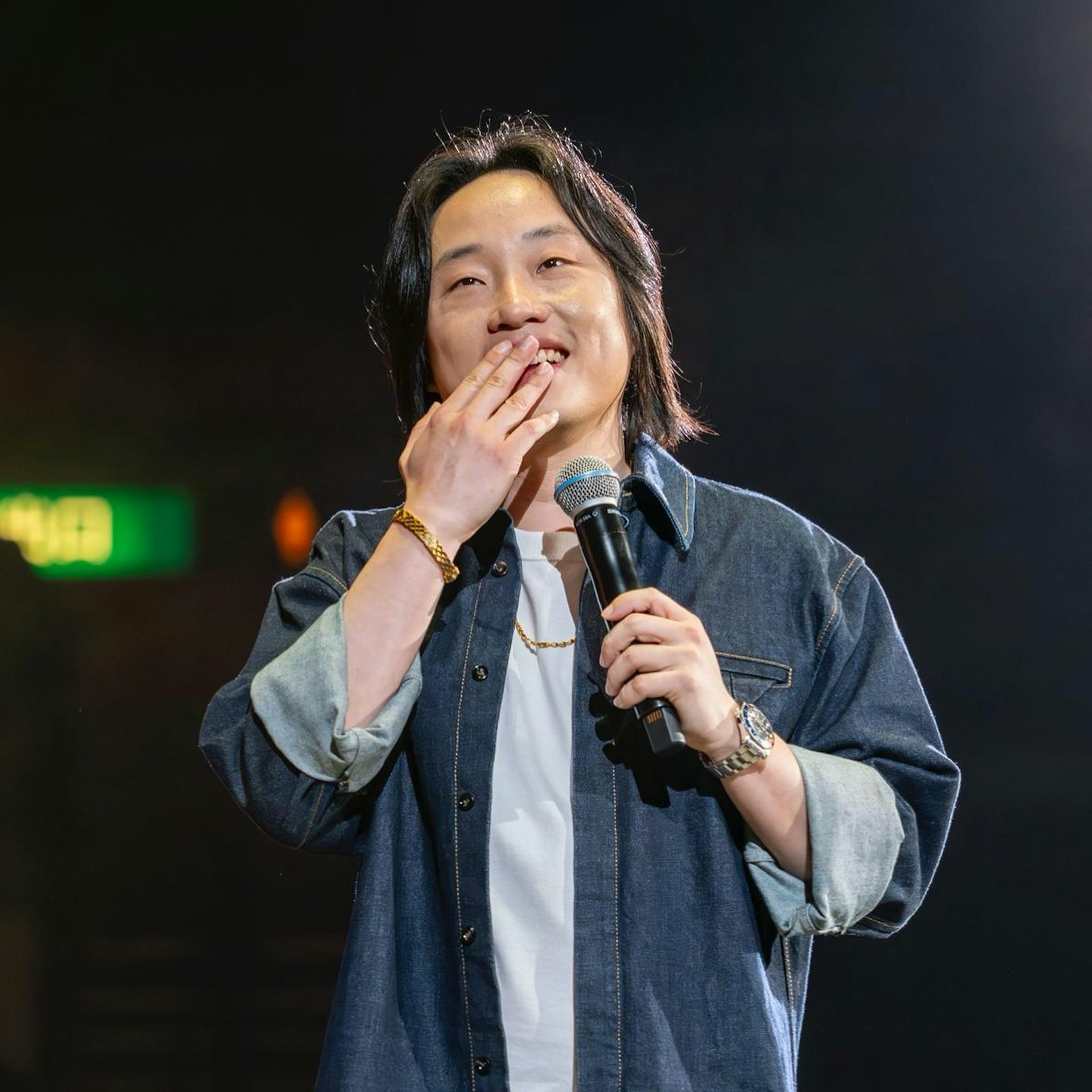 Jimmy O. Yang近日重返出生地香港,在紅館舉行一連五場棟篤笑。(IG圖片) Jimmy O. Yang近日重返出生地香港,在紅館舉行一連五場棟篤笑。(IG圖片)