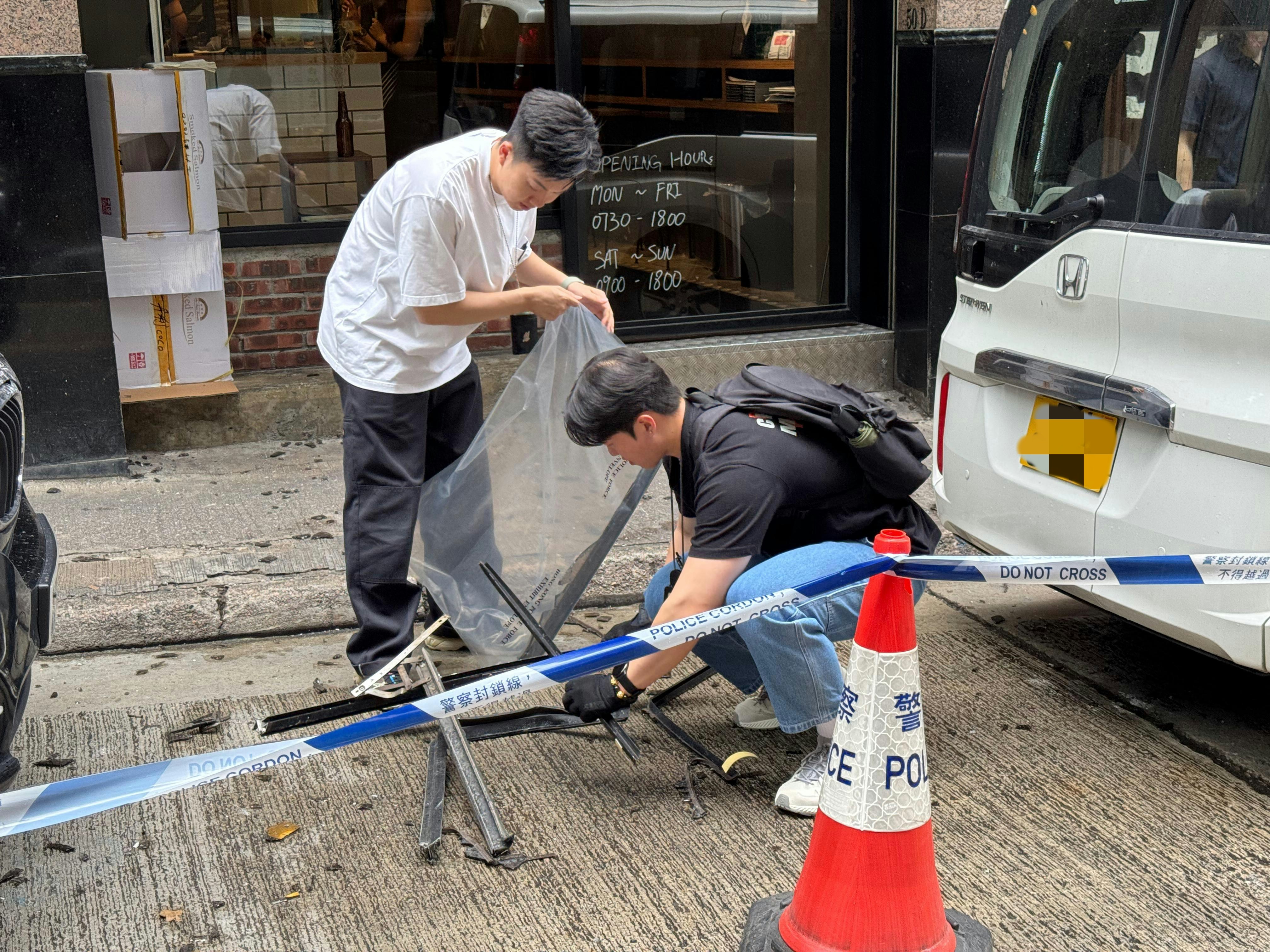 中環士丹利街商廈天降鋁窗　擊毁3車兼傷女途人　整窗工人被捕