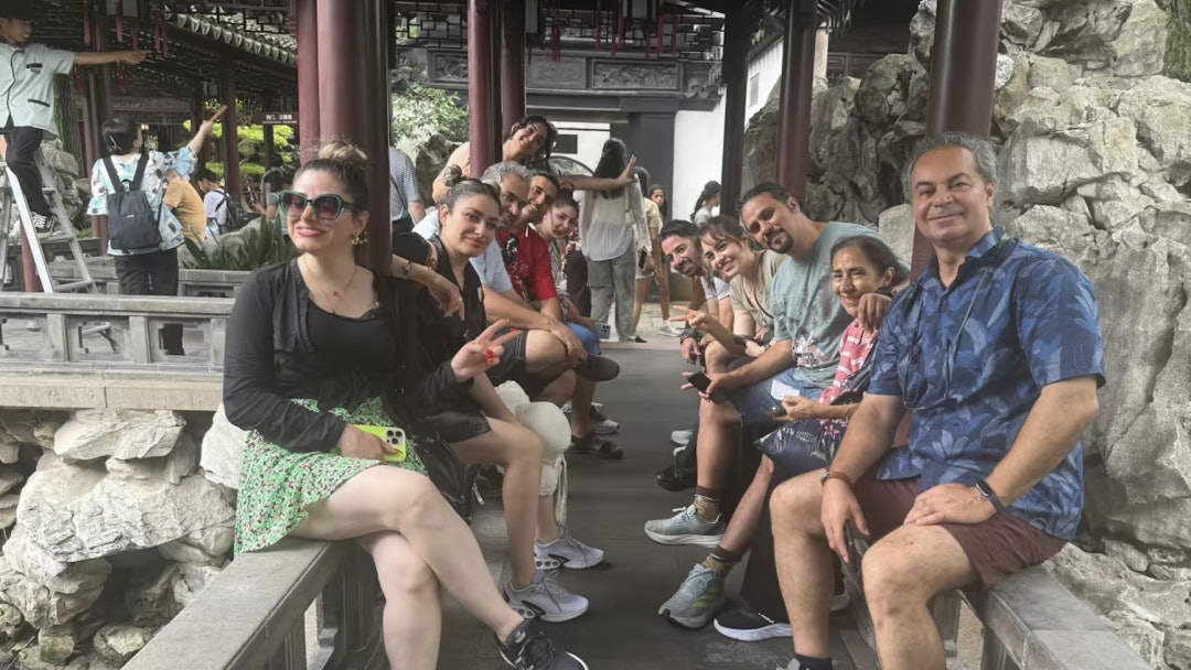 伊朗旅行團上海遊突悉國家被襲 導遊:我帶過最傷心的團 伊朗旅行團上海遊突悉國家被襲 導遊:我帶過最傷心的團