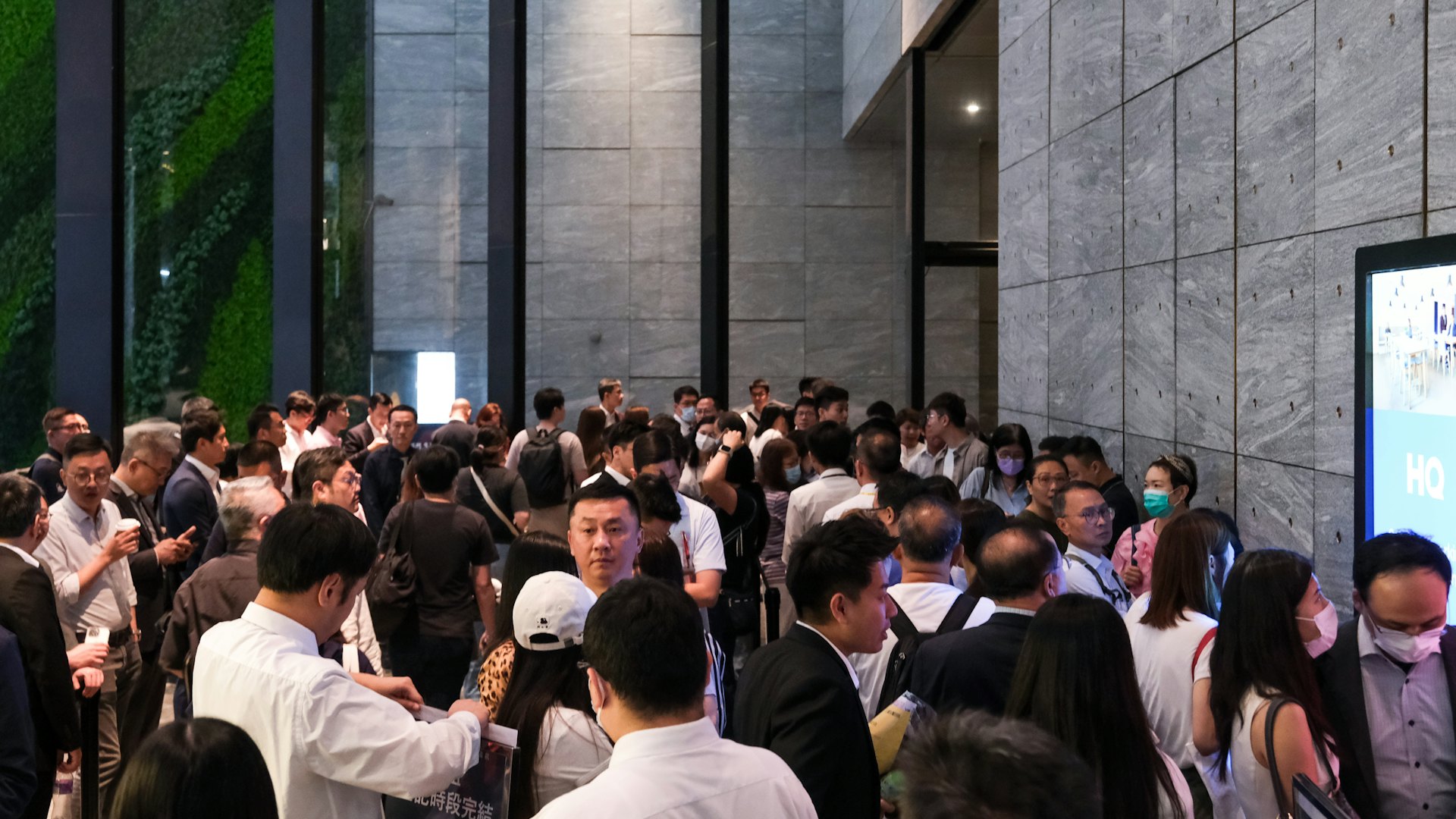 黃竹坑滶晨次輪賣100伙 即晚沽94伙近沽清 黃竹坑滶晨次輪賣100伙 即晚沽94伙近沽清