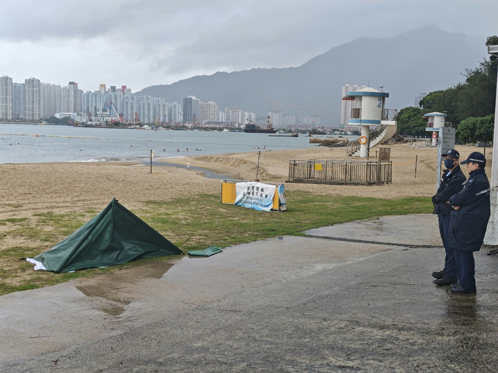 屯門新咖啡灣泳灘男子疑遇溺 泳客救起 當場證實不治