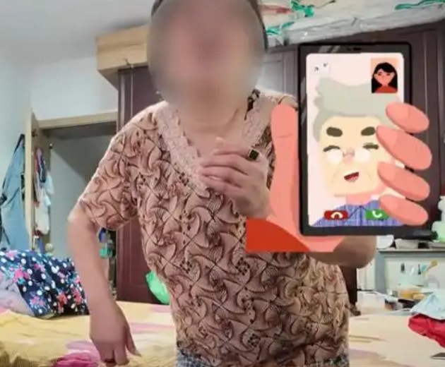 民警告婆婆解釋時，她想起對方不停叫她照鏡。（微博圖片）