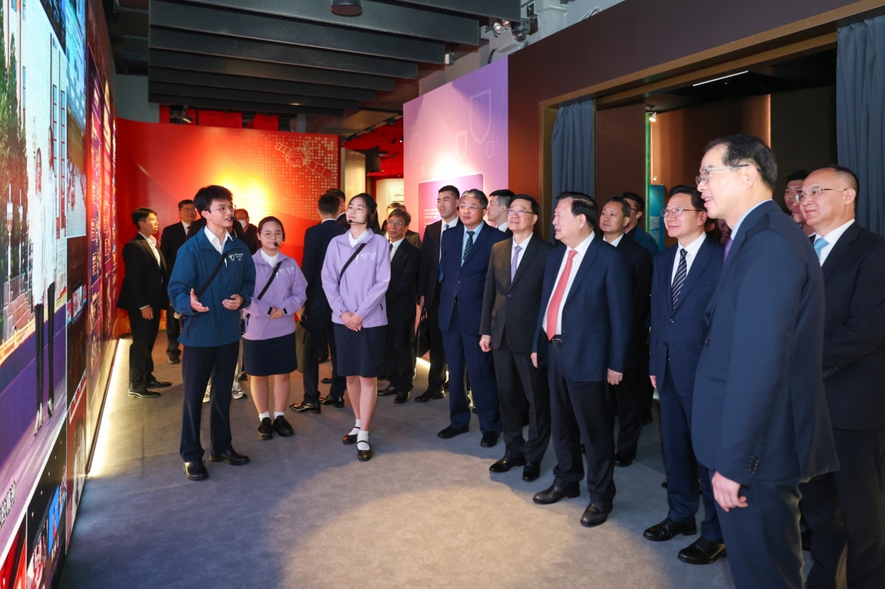 夏寶龍訪港|參觀國安展廳促匯聚國家好最大共識 到國安公署調研