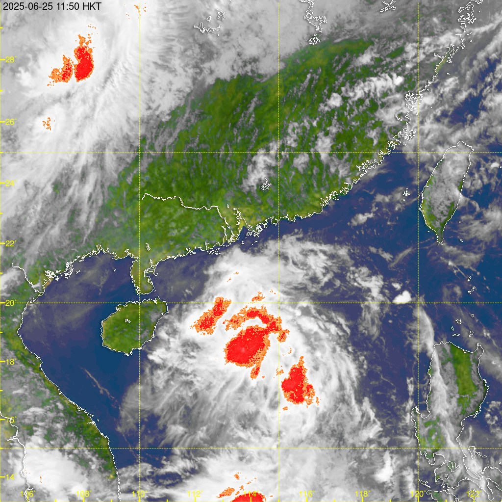 天文台網頁的衞星圖顯示，6月25日上午11:50可見，南海中部有強對流天氣，一個熱帶氣旋似乎在形成中。（天文台圖片)