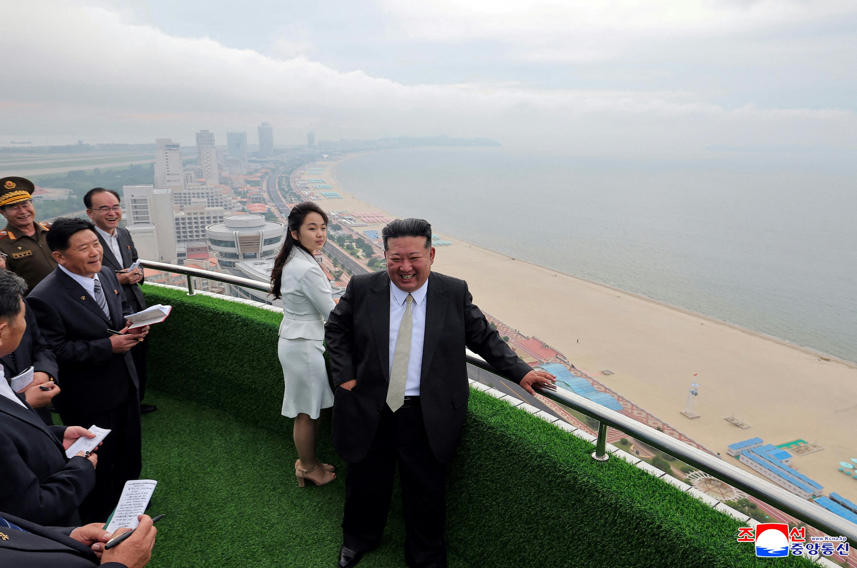 朝鮮建成大型水上旅遊區可納近2萬住客 金正恩:今年最偉大成就
