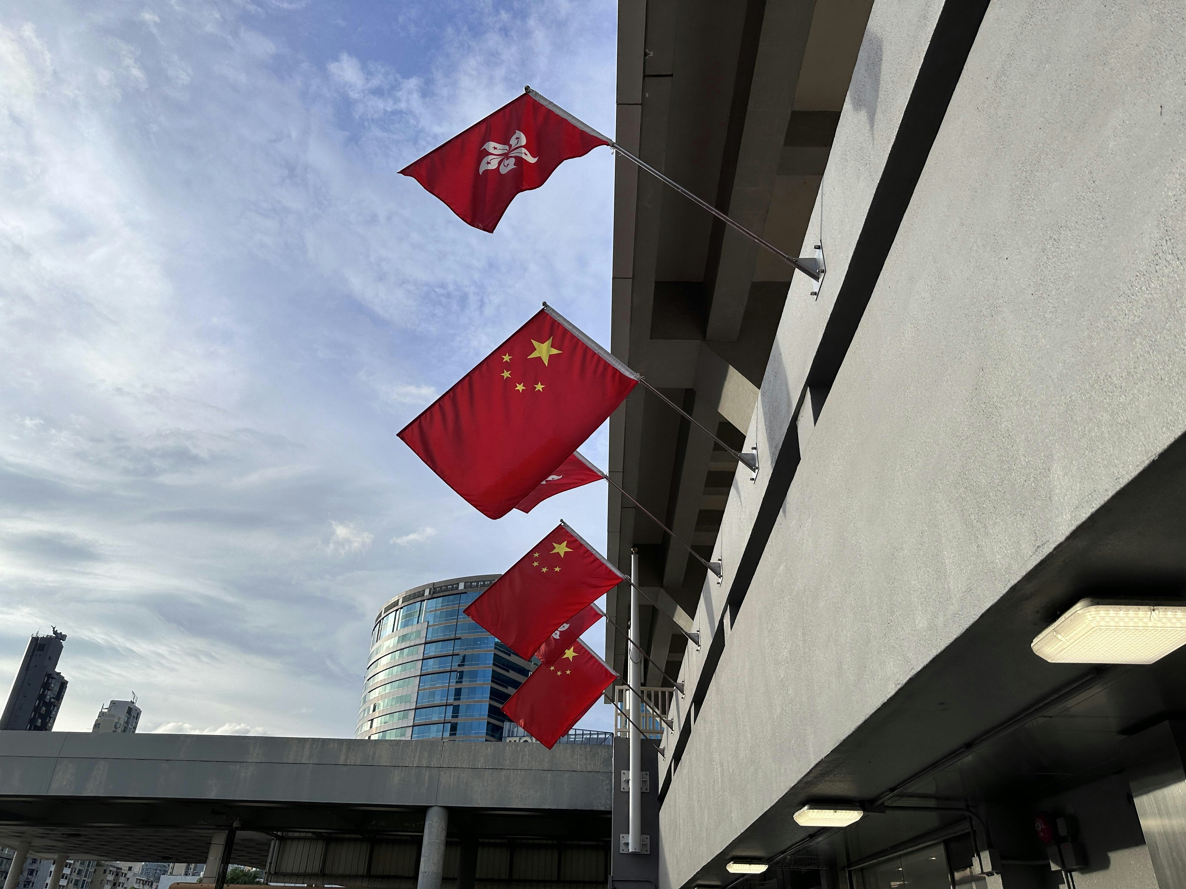 出門帶傘|天文台:明起連續9日有驟雨 七一有雷暴 小暑達32度