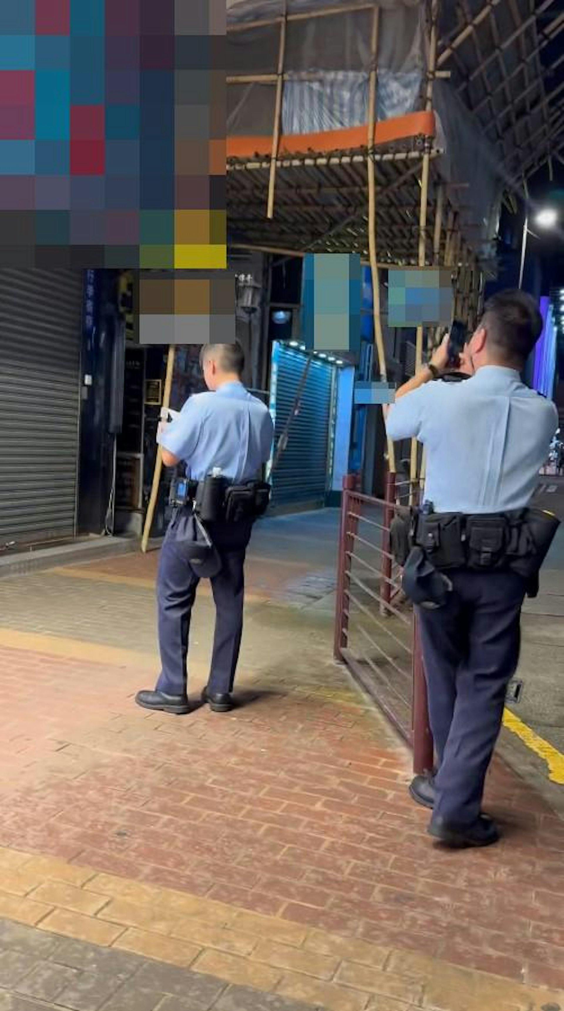 有台灣遊客近日來港旅遊,於旺角1間藥房購買中藥材脈耳草,她想買半斤,店家卻將8斤藥材磨成粉末,收取1280元,她忿而報警。(Threads影片截圖)