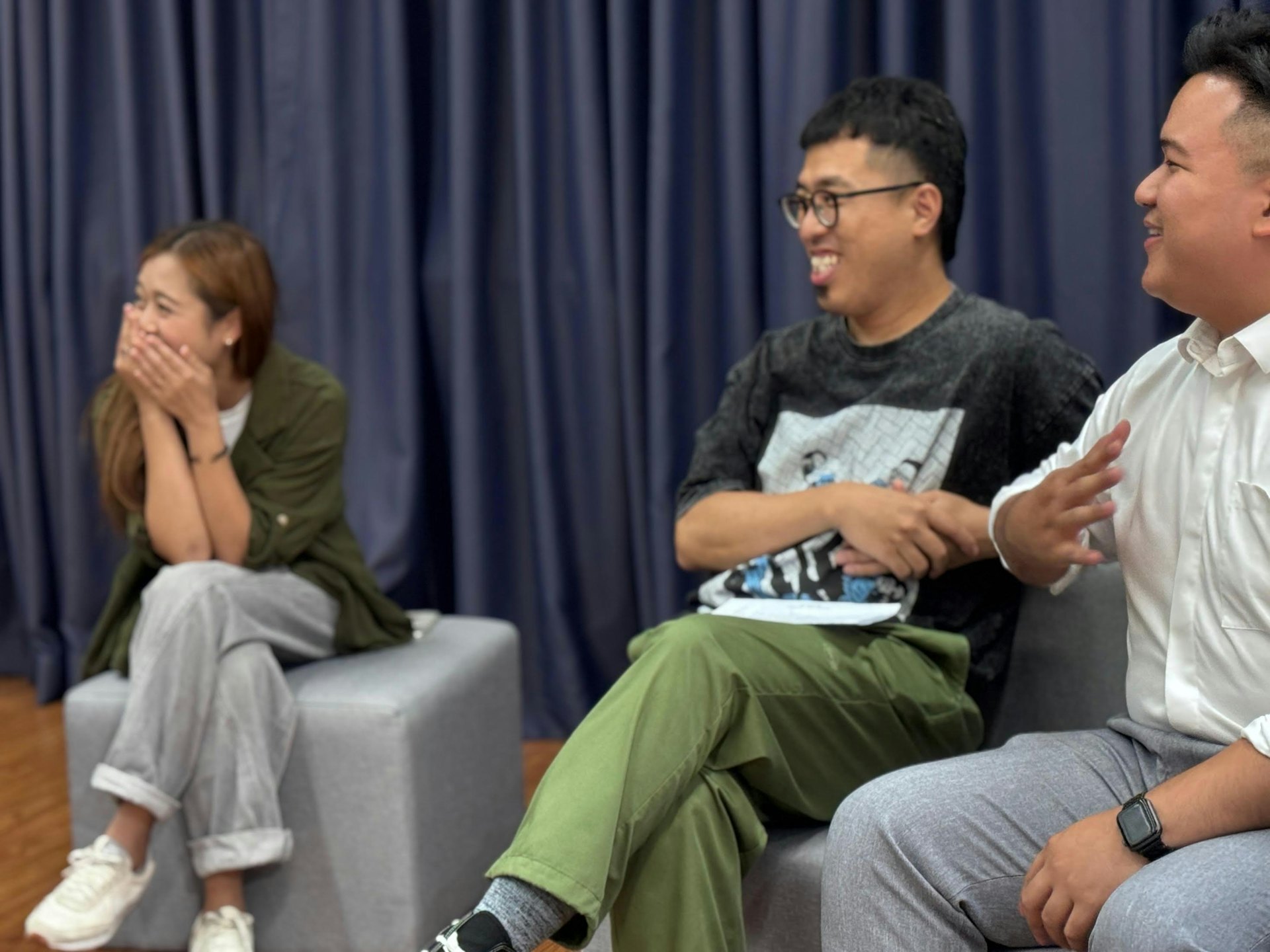 圖左起為Vicky、黎軒宇老師及陳聿望老師。 圖左起為Vicky、黎軒宇老師及陳聿望老師。