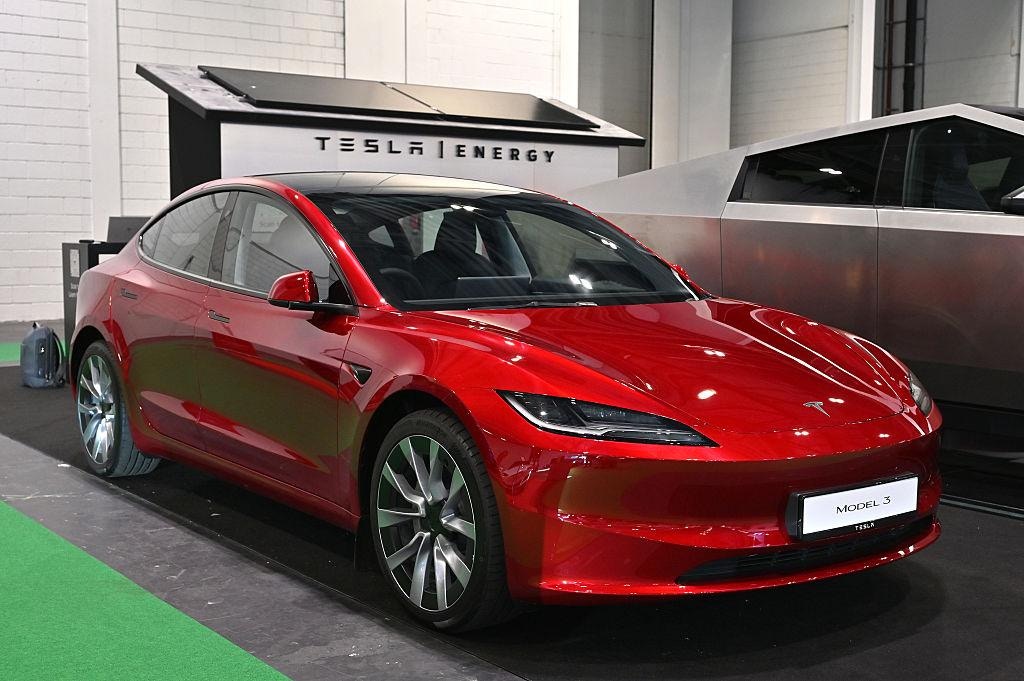 Tesla早段挫逾7% 「特馬衝擊」升溫恐淪「大而美法案」輸家