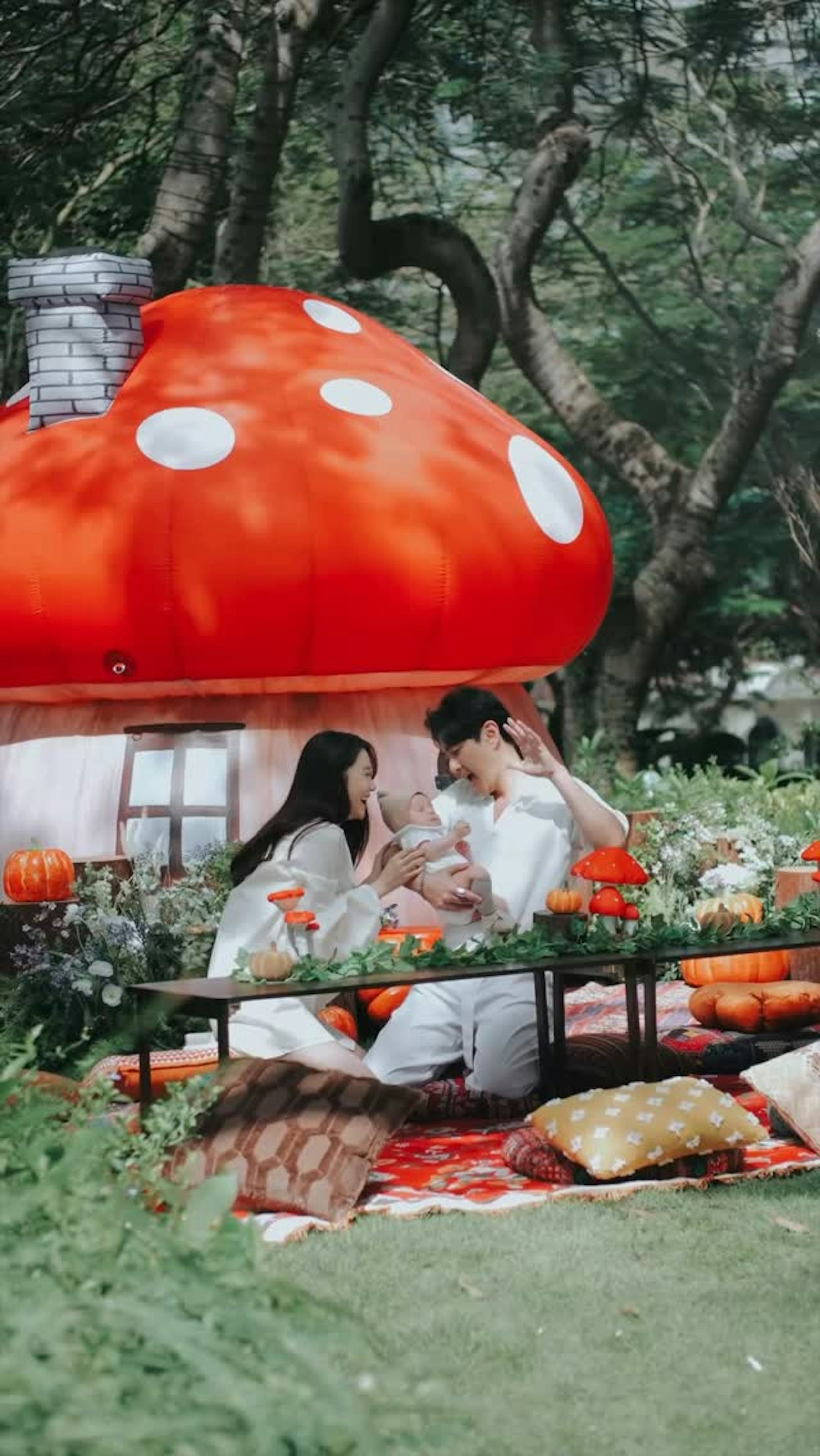 黃翠如蕭正楠愛子蕭哈哈百日宴相當童趣。(IG:@wongtsuiyu) 黃翠如蕭正楠愛子蕭哈哈百日宴相當童趣。(IG:@wongtsuiyu)