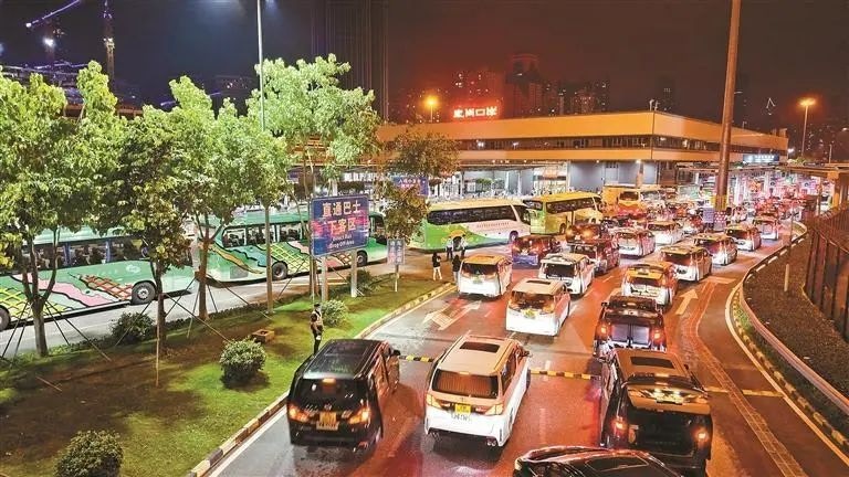 深圳加速皇崗口岸功能調整:運特定貨物跨境貨車亦可經深圳灣通關