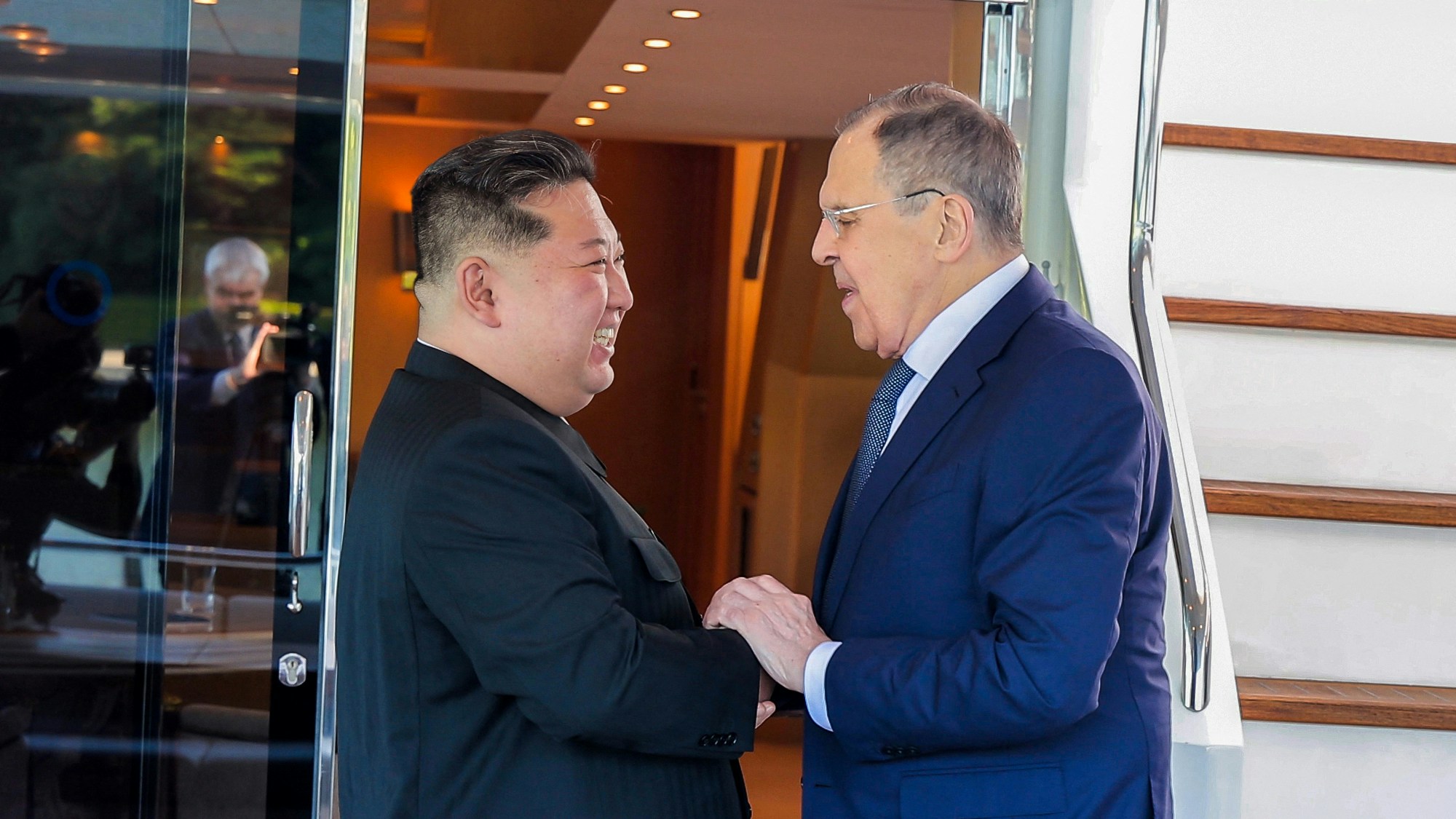 金正恩接見拉夫羅夫 稱朝鮮將在俄烏戰爭中無條件支持俄方
