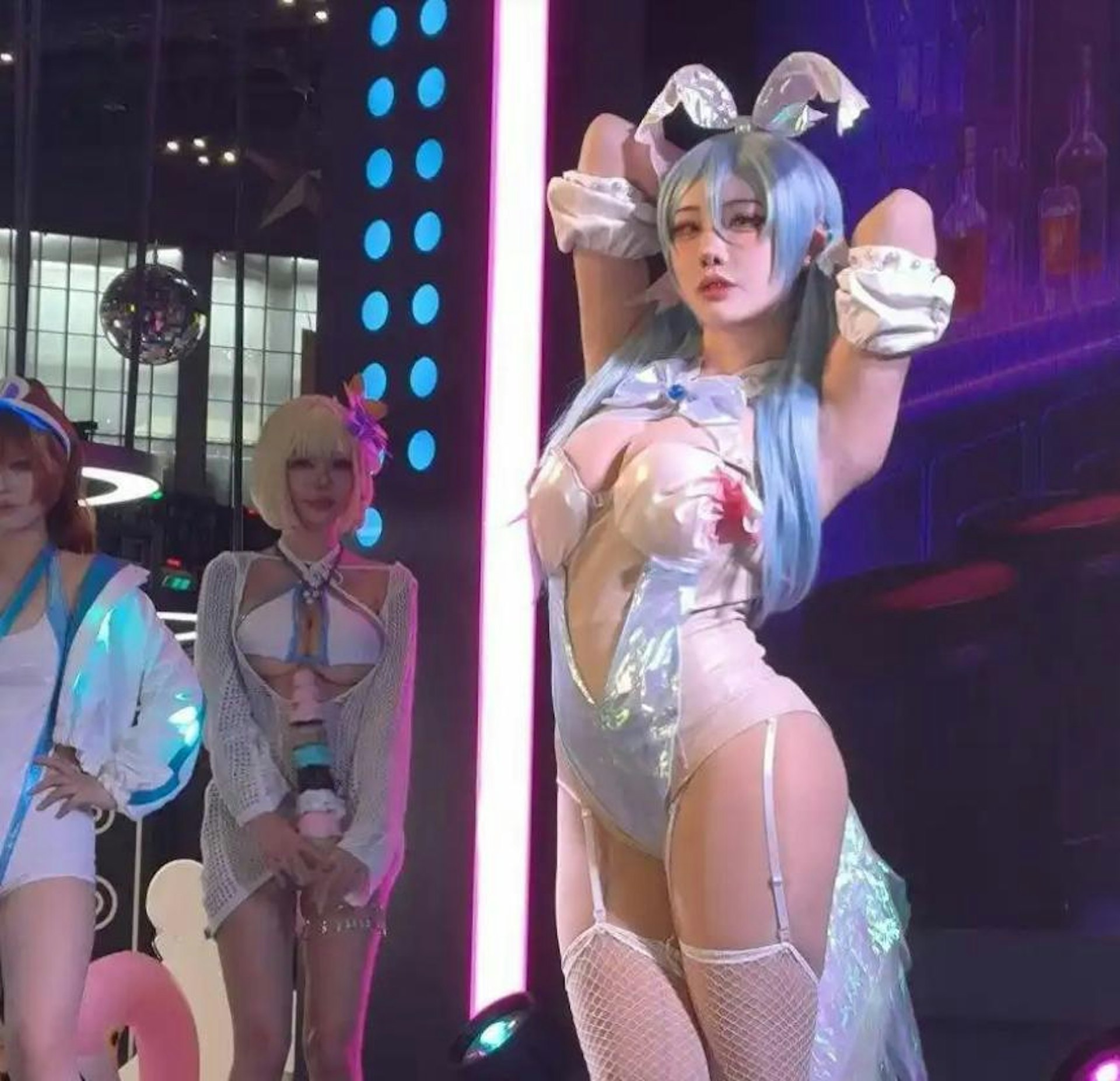 南韓知名Coser Yasal日前受邀亮相上海Bilibili World動漫展。(微博圖片) 南韓知名Coser Yasal日前受邀亮相上海Bilibili World動漫展。(微博圖片)