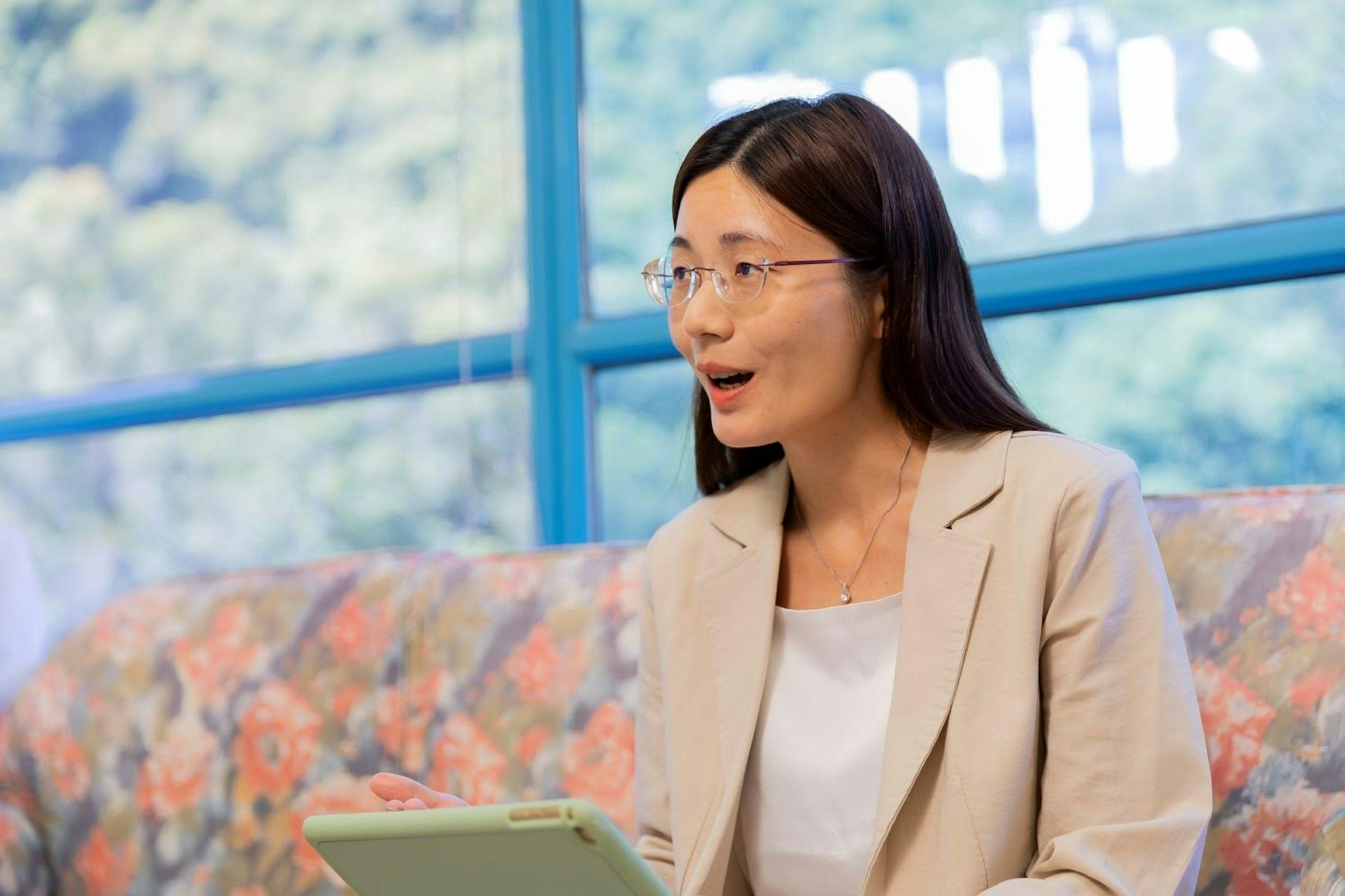 盧教授將其在中風自我管理領域的研究成果,應用於服務設計,例如設計針對手部痙攣的按摩護理和自我管理訓練,旨在舒緩肌肉繃緊,促進血液循環,並提升中風人士的自我效能感。 盧教授將其在中風自我管理領域的研究成果,應用於服務設計,例如設計針對手部痙攣的按摩護理和自我管理訓練,旨在舒緩肌肉繃緊,促進血液循環,並提升中風人士的自我效能感。