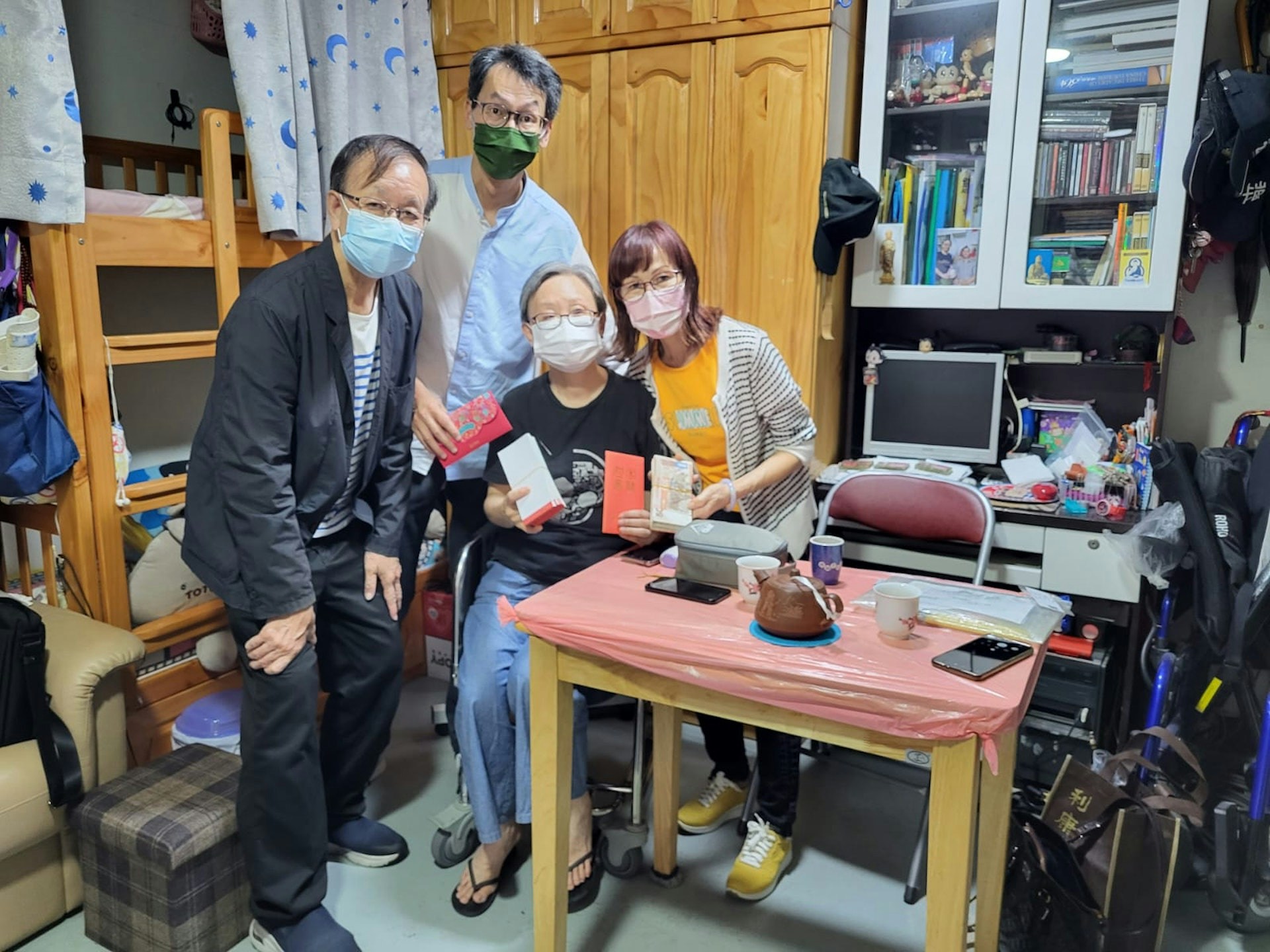 吳太本身患有小兒麻痺症。（資料圖片）