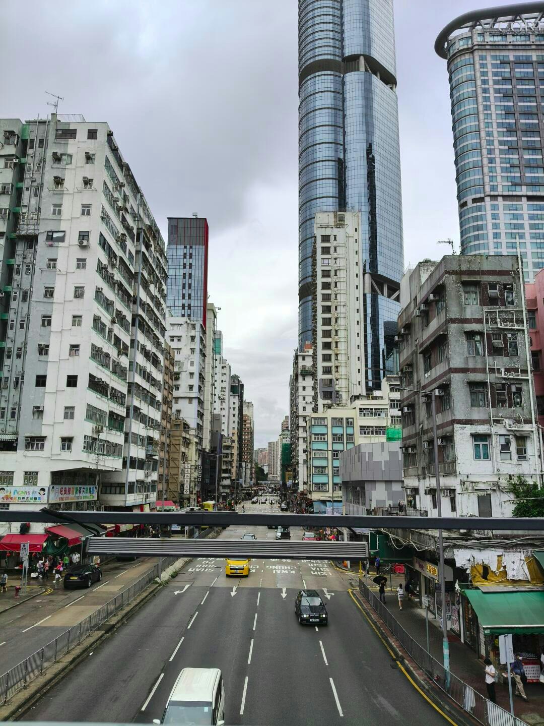 樓主發文講述自己來香港旅遊體會，並列出5大問題。（小紅書影片截圖）