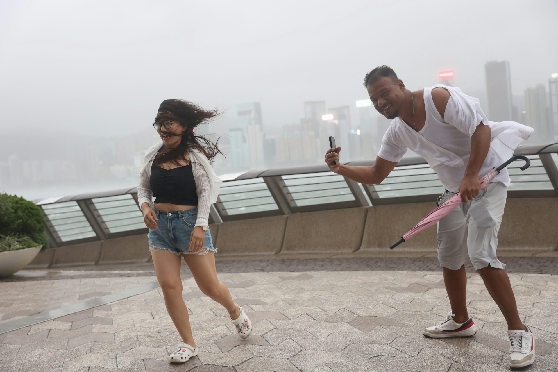 韋帕襲港下天文台需要發出8號以上風球。(鄭子峰攝)