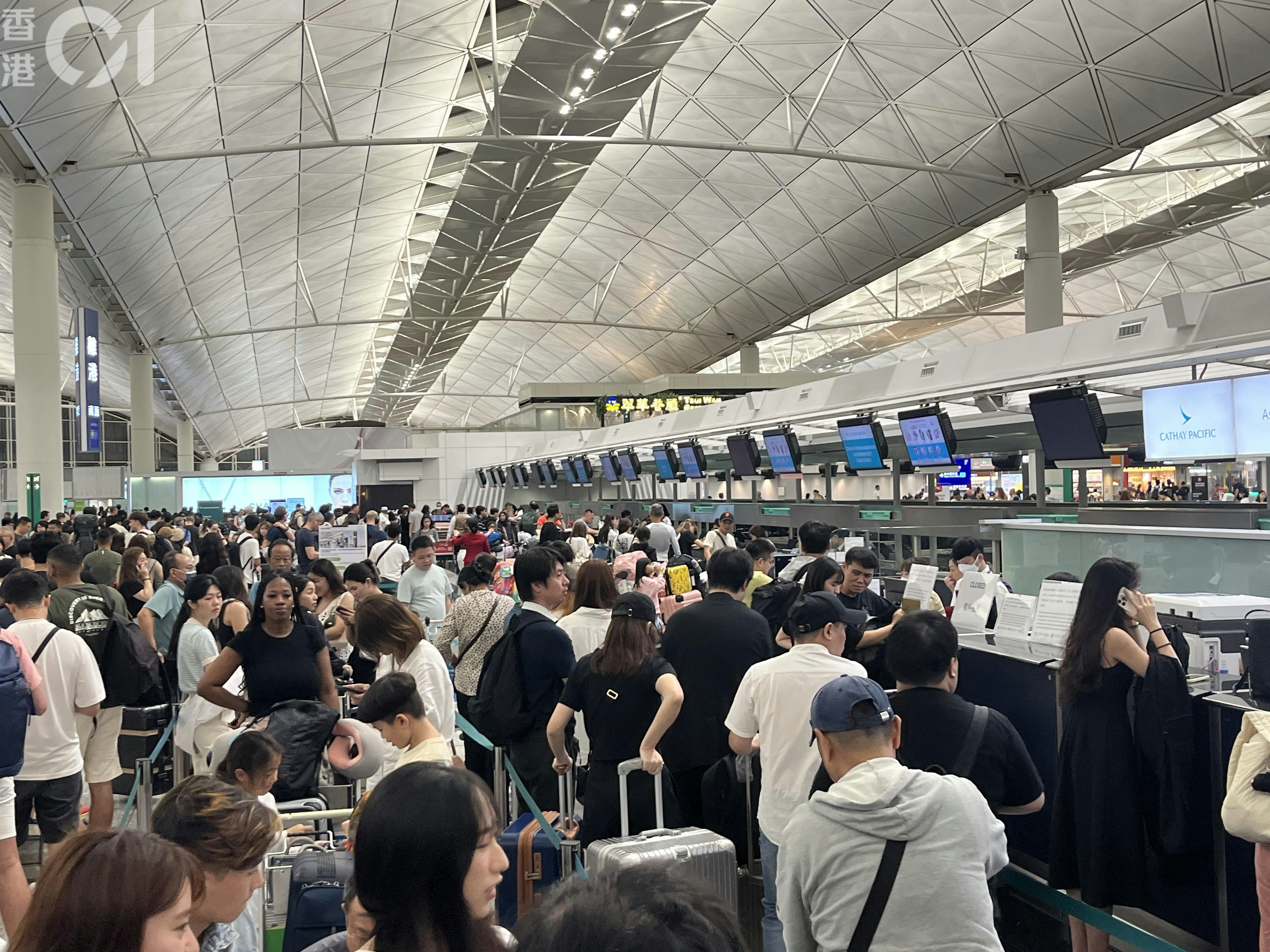 塔巴風球航班｜約100班機取消影響2萬乘客機管局料兩日內復常