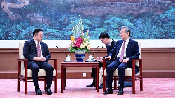 王毅:泰国柬埔寨边境冲突令人痛心 根源是当年西方殖民者遗祸