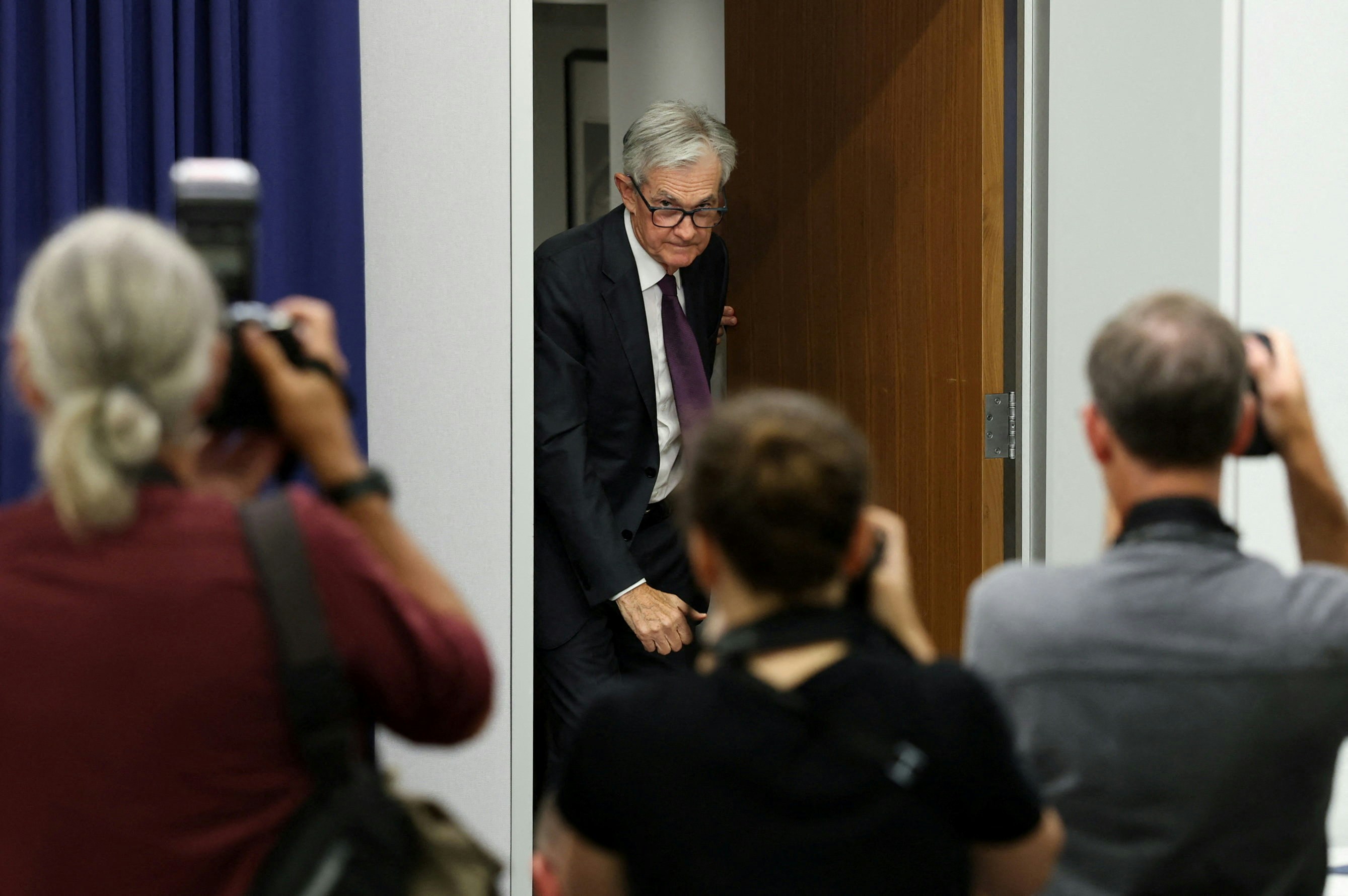 图为2025年7月30日，联储局主席鲍威尔（Jerome Powell）在议息会议后主持记者会。 （Reuters）