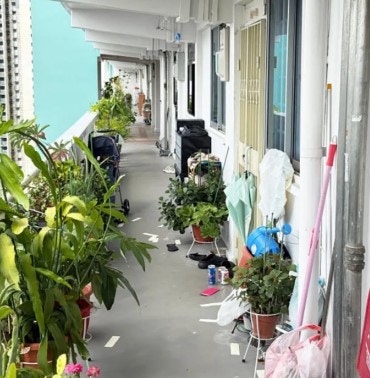 女兒男友有皮膚病！父母斥他不務正業上門撒衣紙迫分手後續更狂