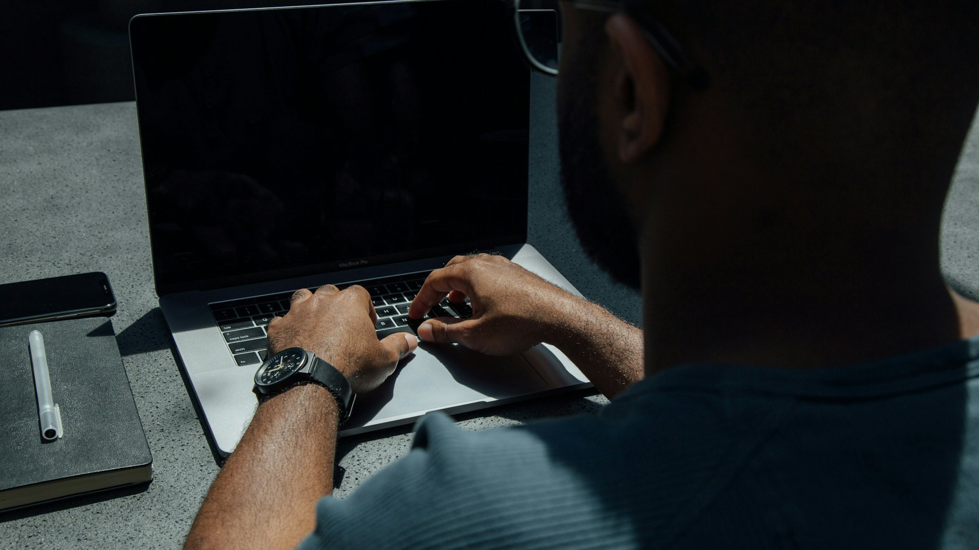 诈骗党惨被无业网民玩弄!恐吓方式极儿嬉 网民更推估他来自中国