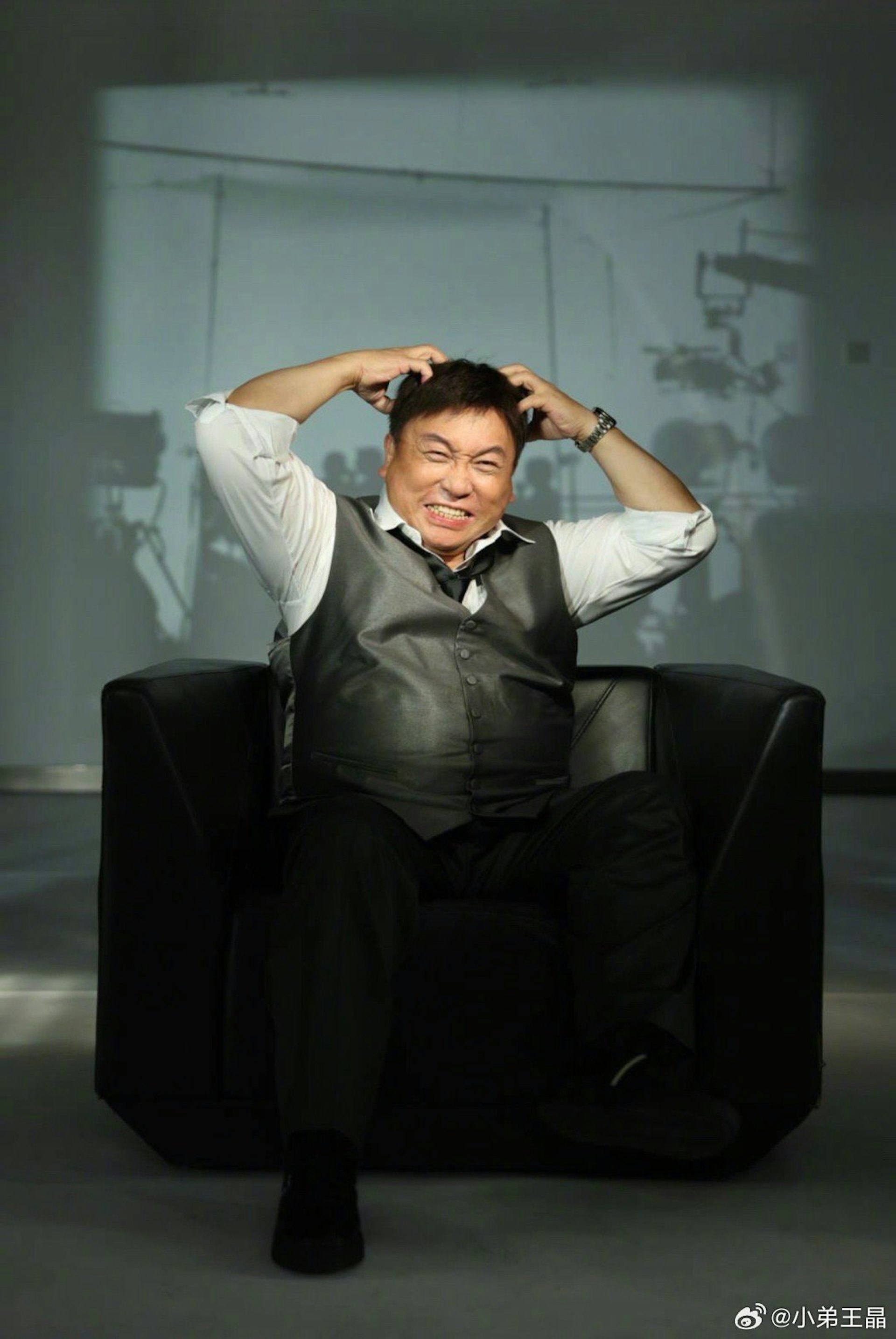 王晶不按照爸爸的遺產分配,將遺產與其他兄弟姊妹平均分配。(王晶微博圖片)