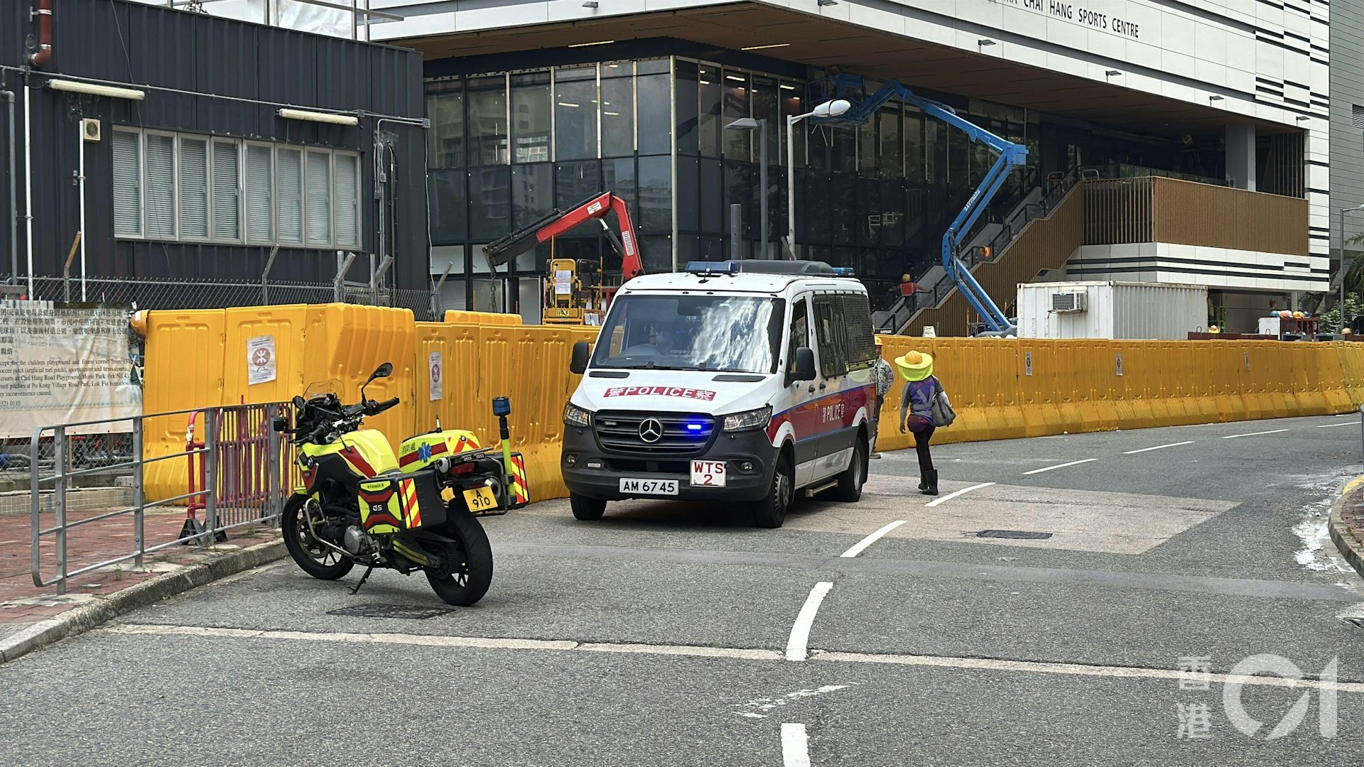 警員到場調查。(翁鈺輝攝)