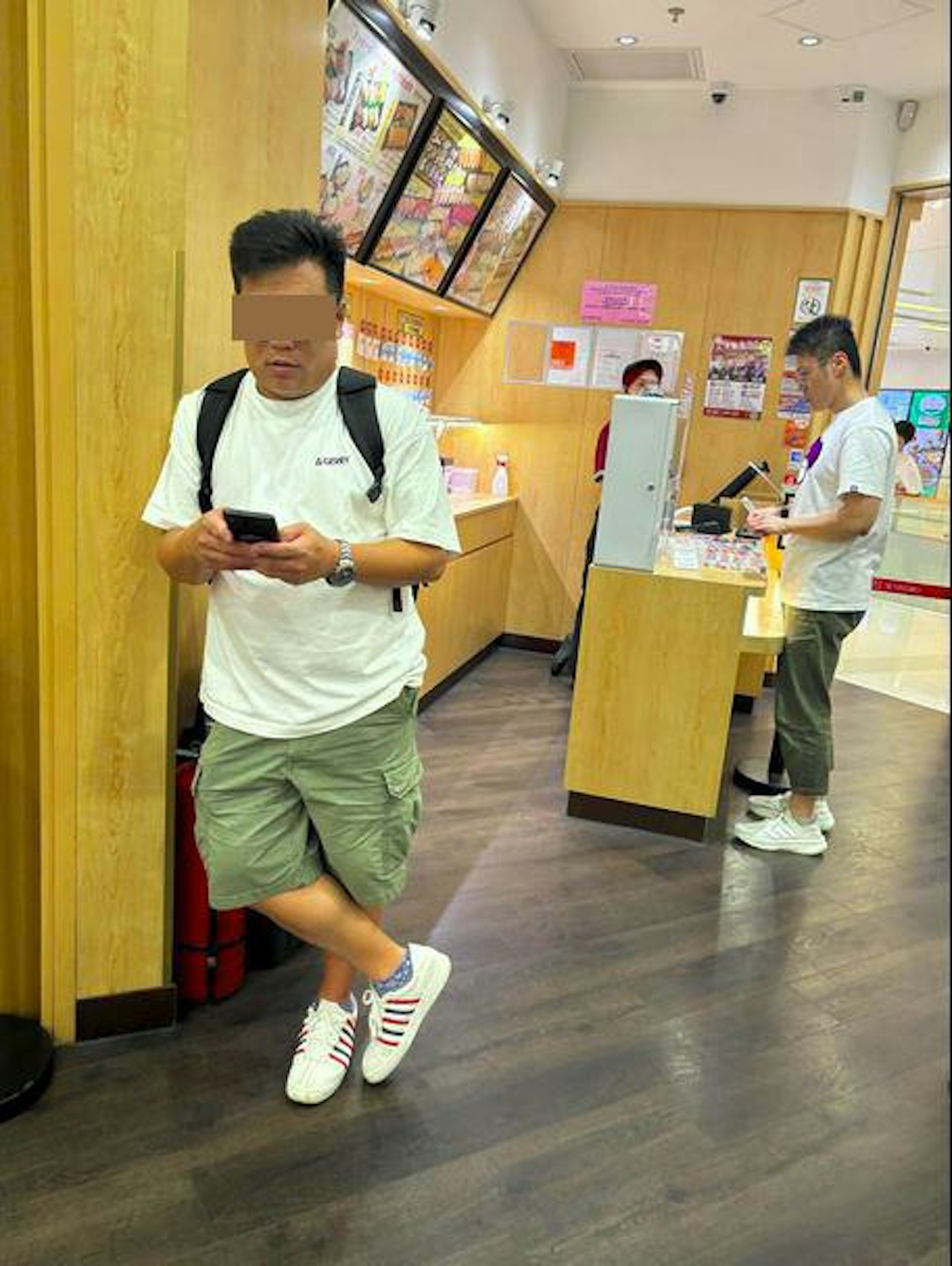 網民紛紛指摘這一家三口離譜。(Threads@the.stuns)