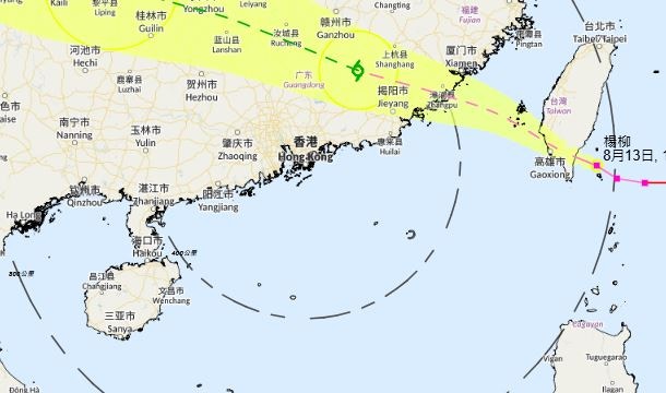 根據天文台熱帶氣旋路徑圖，強颱風楊柳8月13日（星期三）穿過台灣台南位置，並以強颱風級別在香港東面400公里處登陸，隨後以西北方向往內陸移動。（天文台）