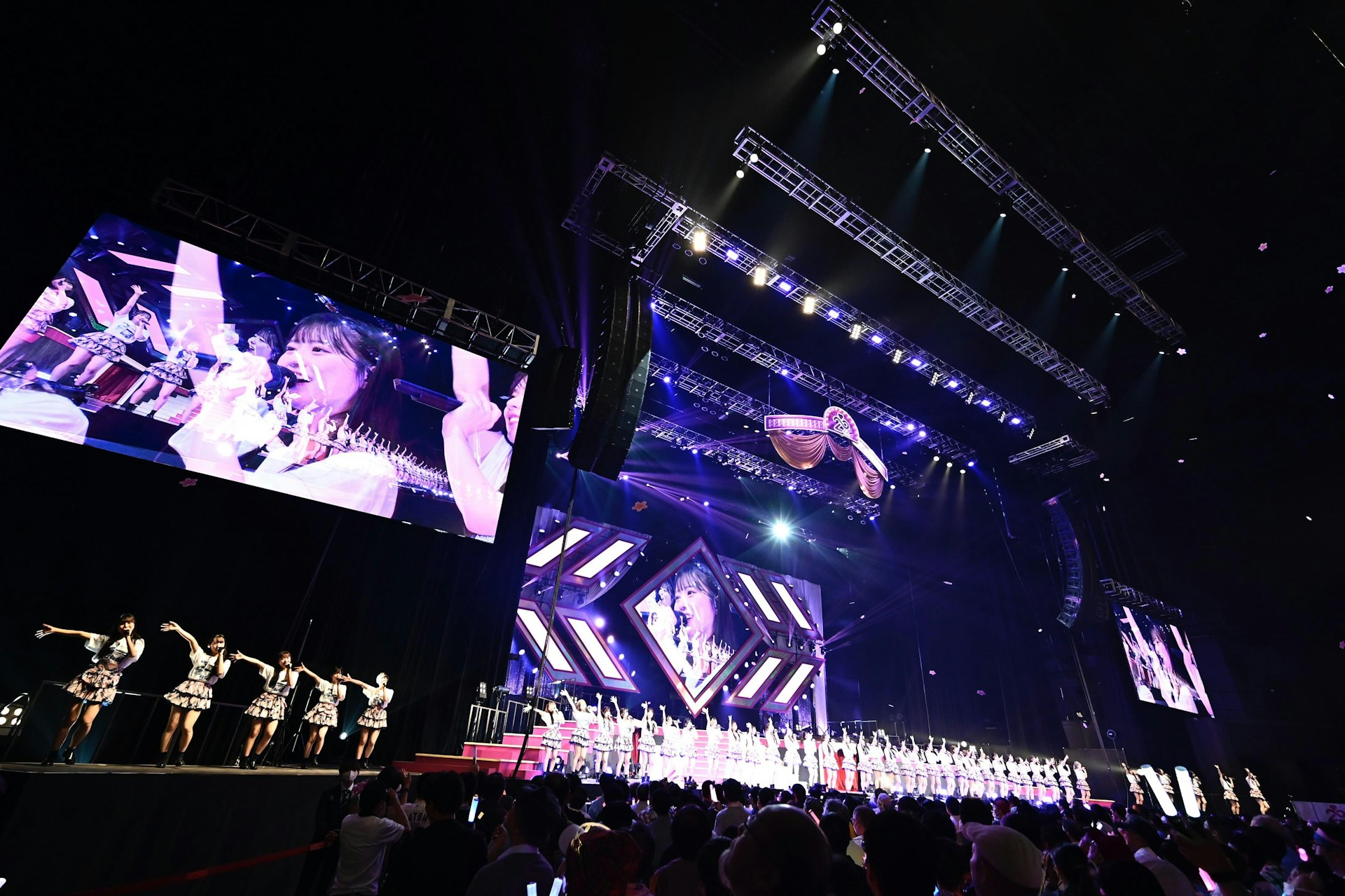 AKB48舞台照(官方提供) AKB48舞台照(官方提供)