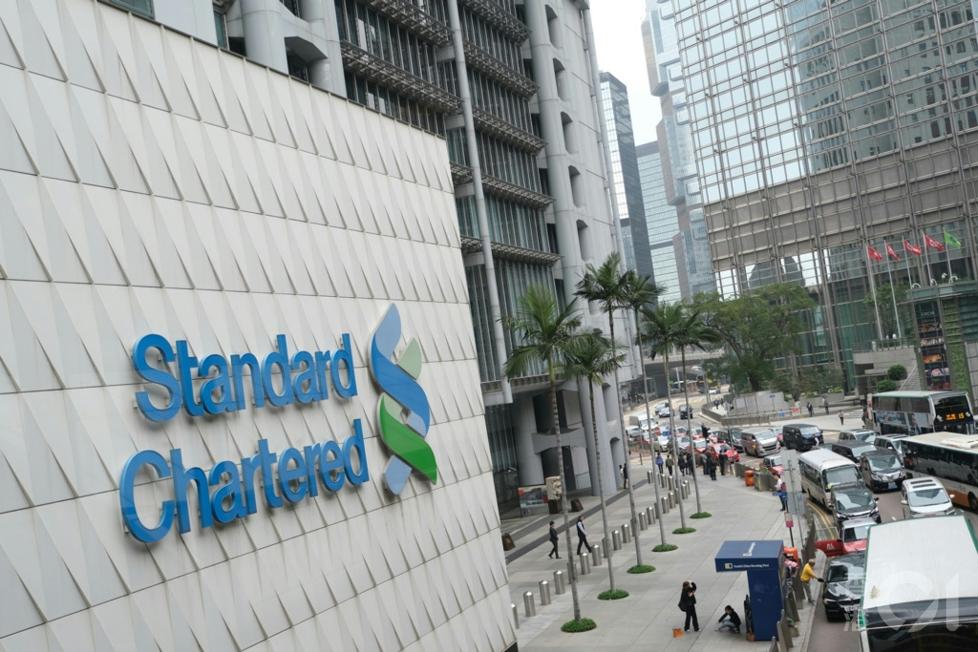 财政部在港发行40亿美元主权债录得超额认购近29倍