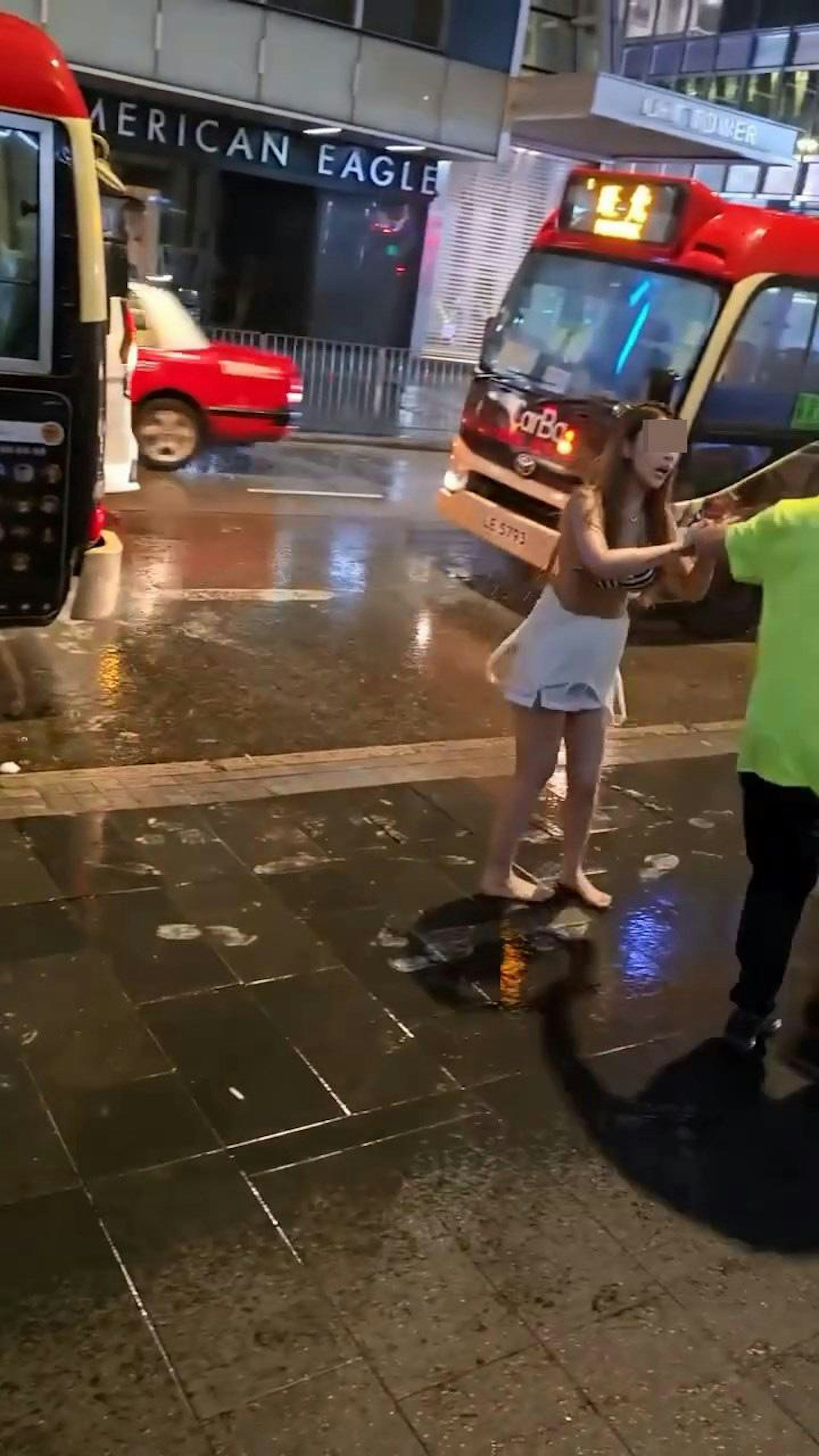 不少網民「錯重點」,關注女子衣着及美貌。(Threads@chris168168168)