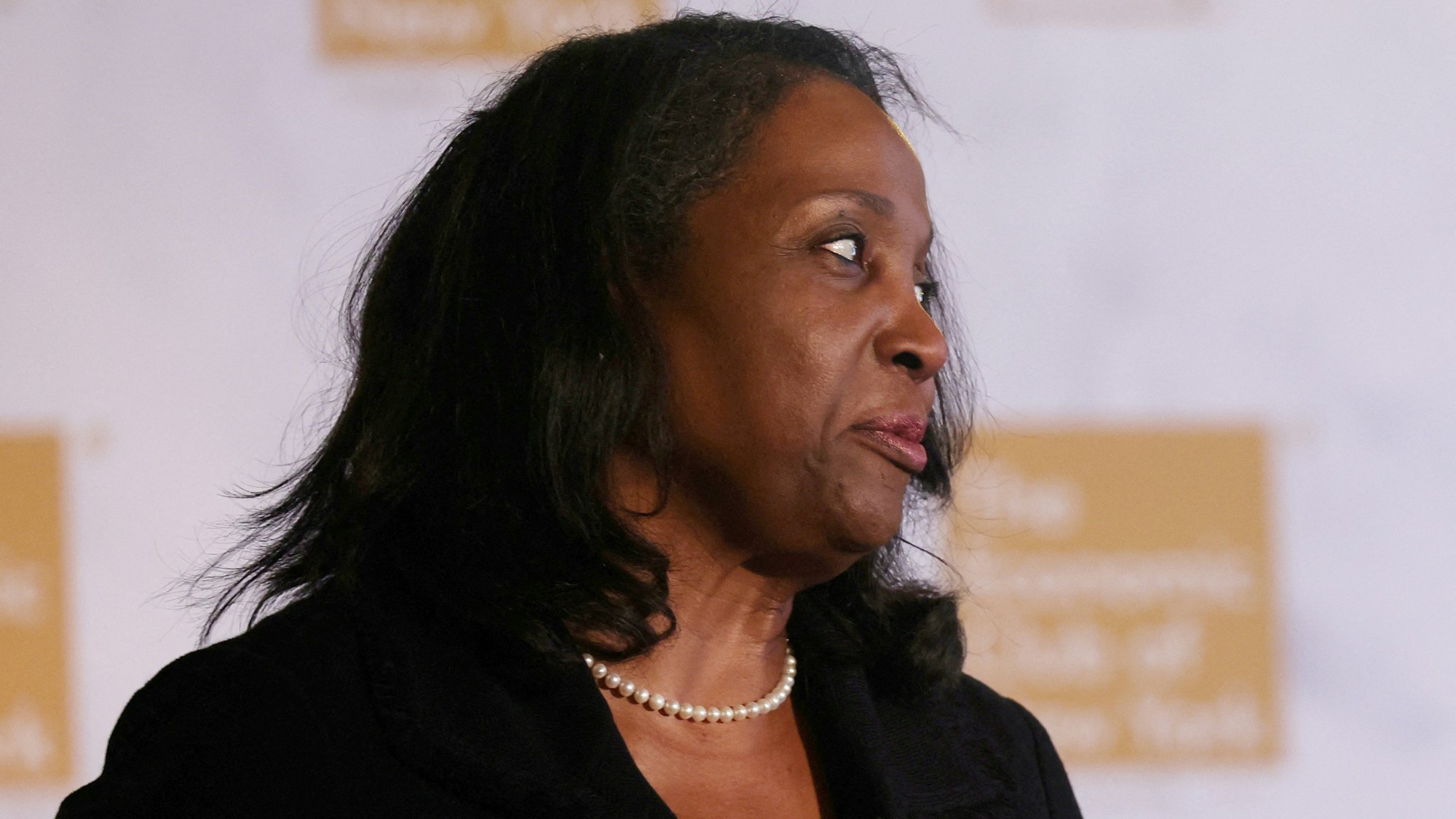 美国司法部拟调查美联储局理事库克敦促鲍威尔将她免职