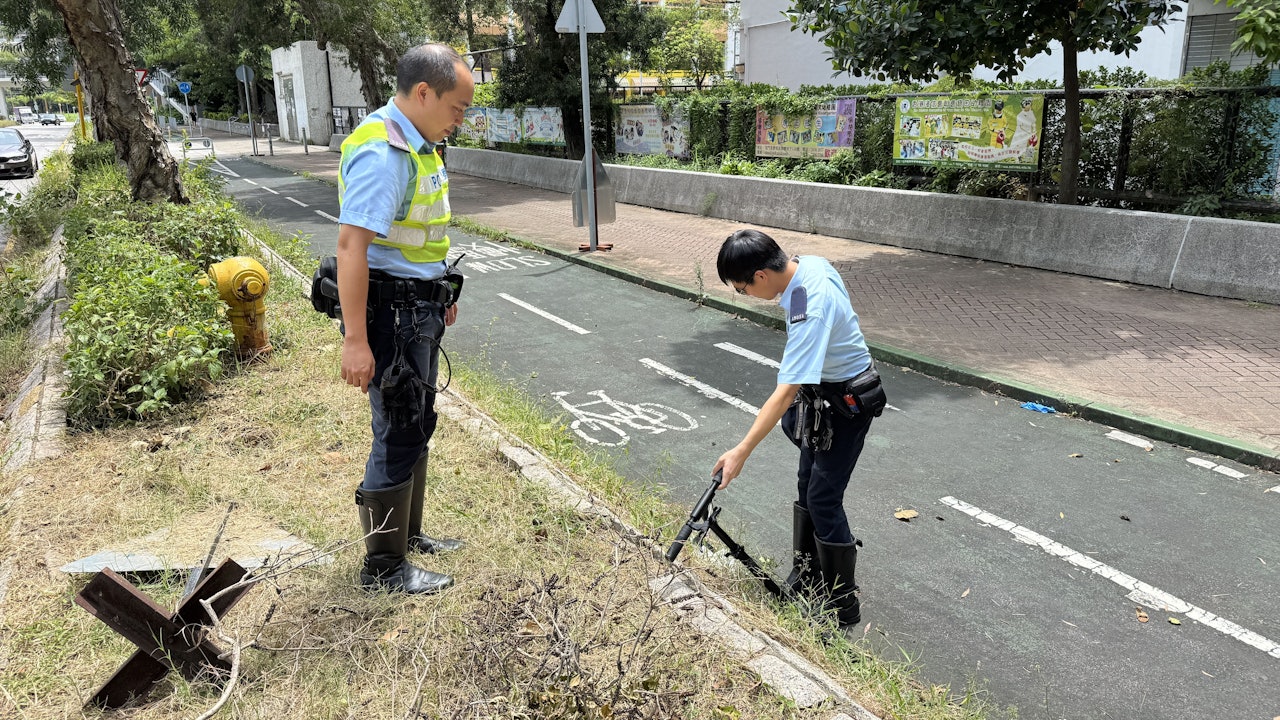 屯门鸣琴路男子踩滑板车落天桥撞壆跌伤 昏迷送院抢救