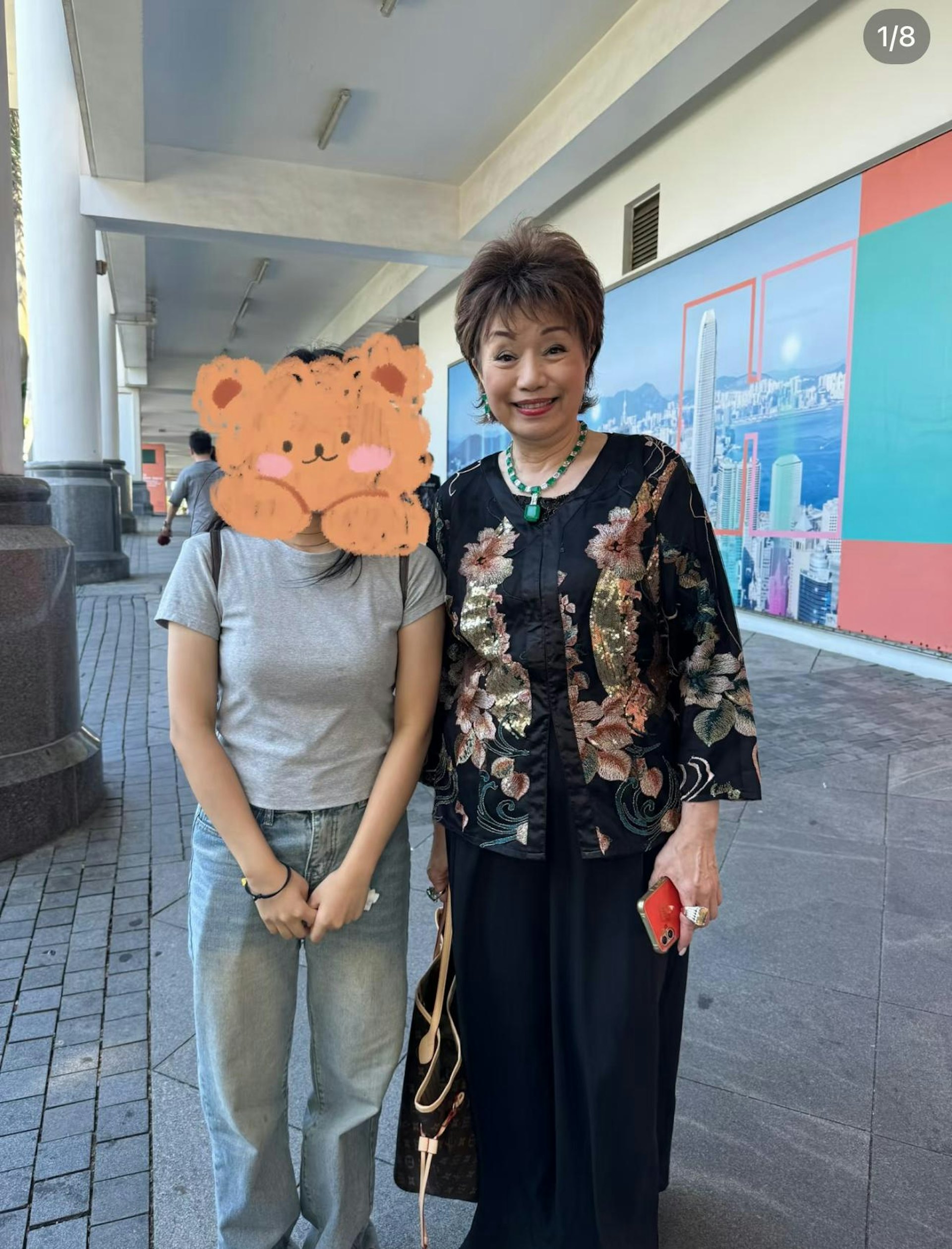 程可为曾带「私伙嘢」工作,她曾受访透露身上行头值十多万。(小红书)