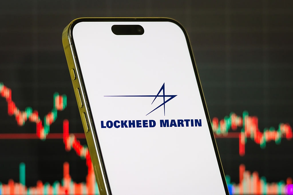 美国商务部长：国防部正研究入股洛歇马丁等军工企业