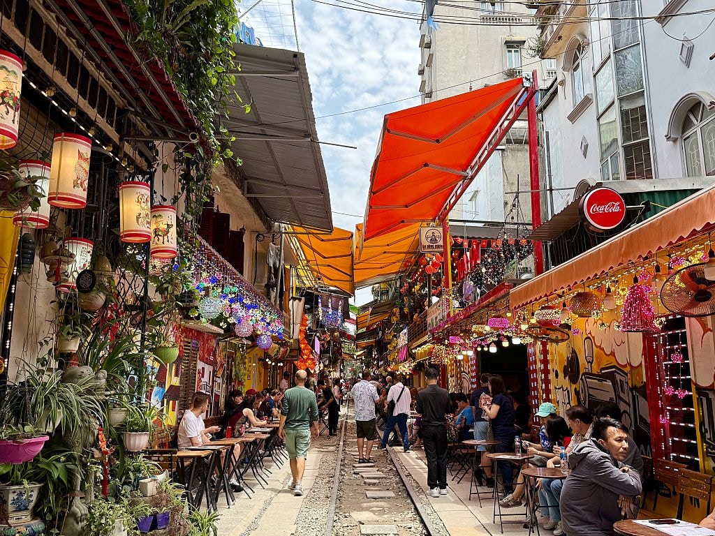 越南国庆派钱每位国民获30元市民：很惊讶