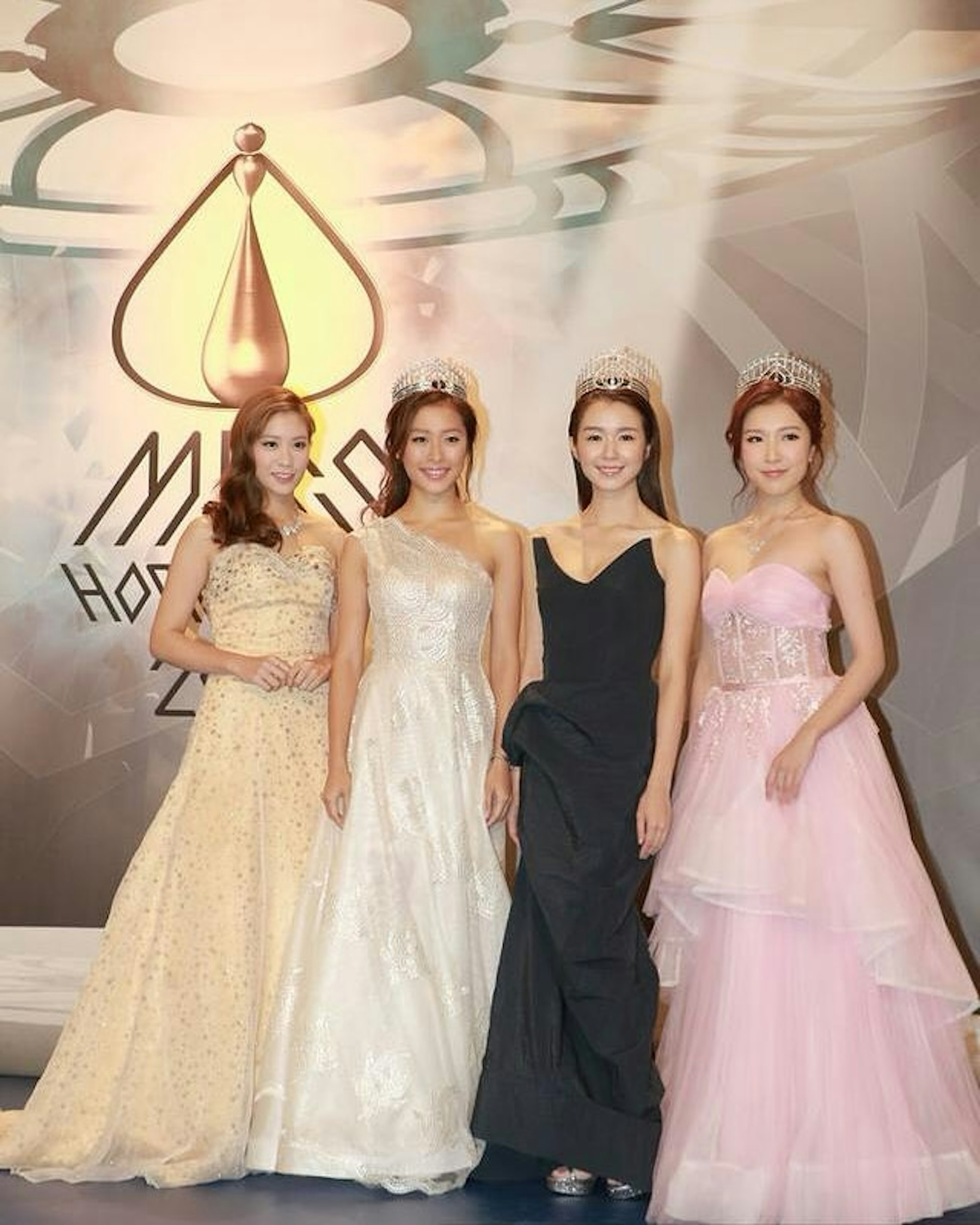 2015港姐重聚:麦明诗郭嘉文庞卓欣同框,仅剩三人未育 2015港姐重聚:麦明诗郭嘉文庞卓欣同框,仅剩三人未育