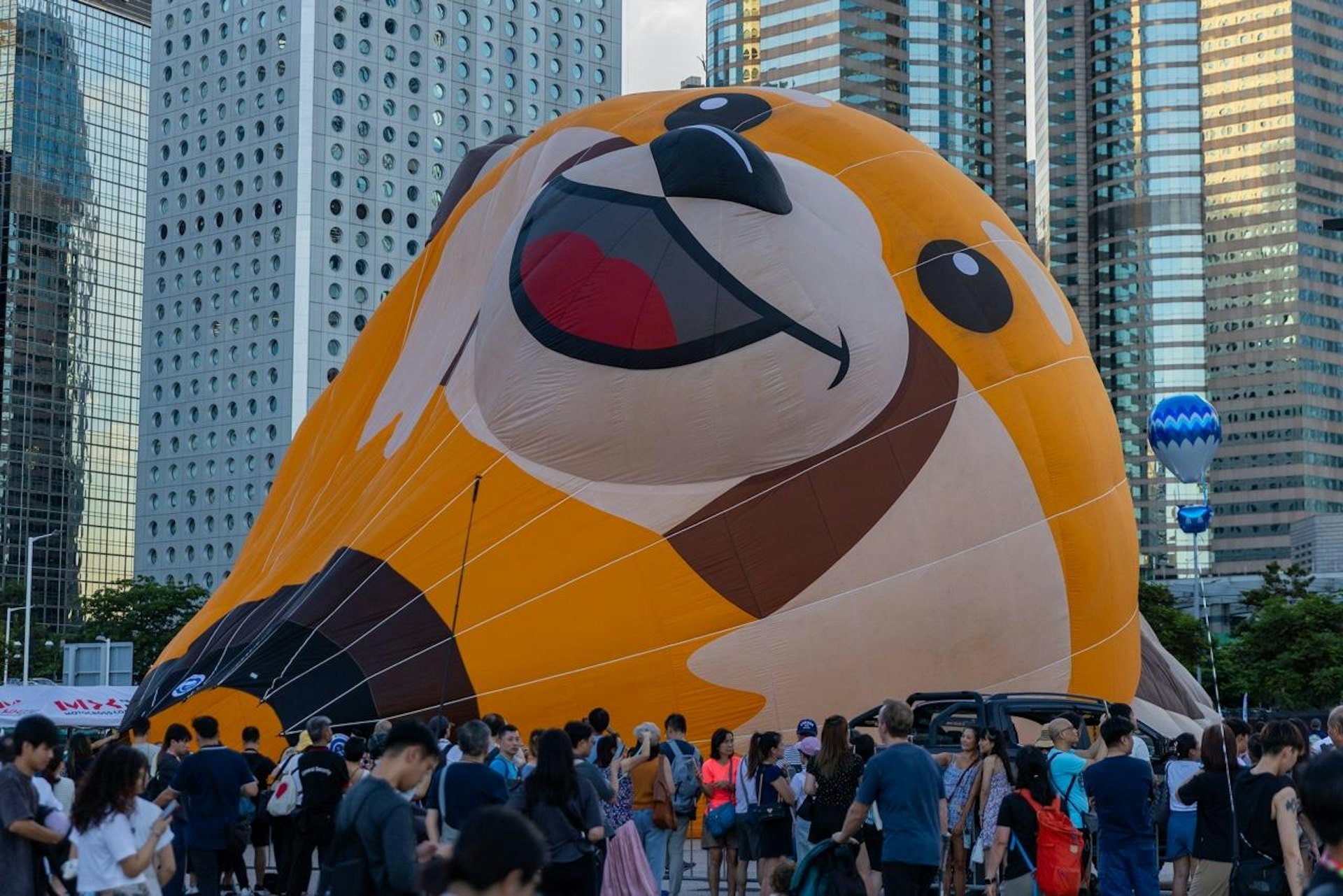 中環海濱熱氣球節今(4日)起一連四日在中環海濱活動空間舉行,大會下午宣布不獲政府批准接載乘客。(梁鵬威攝)