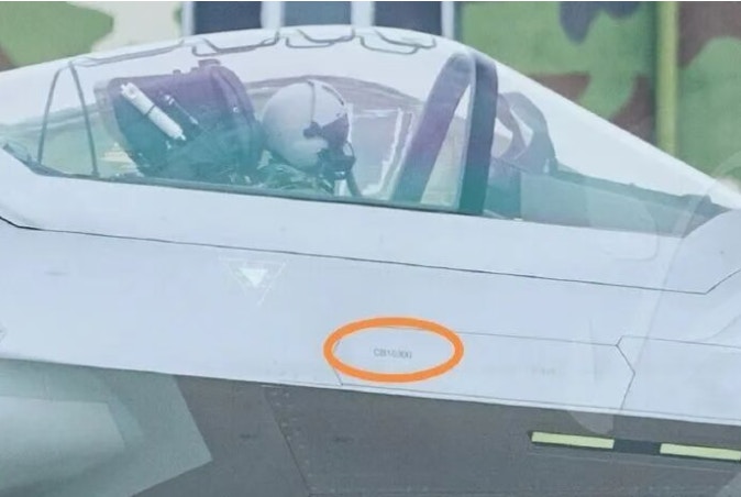 全球最大規模重型隱形戰機群！第300架殲-20曝光美軍陷稀土危機