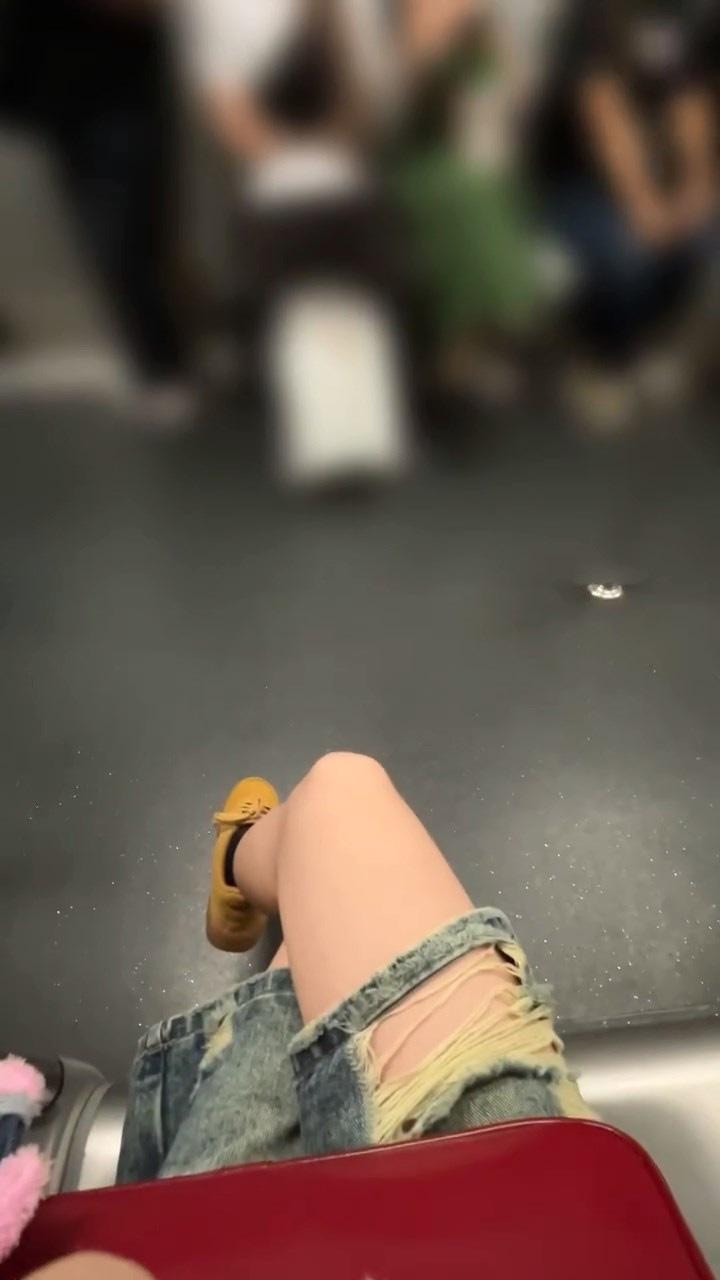 車廂回復平靜。（Threads@vsumsum）