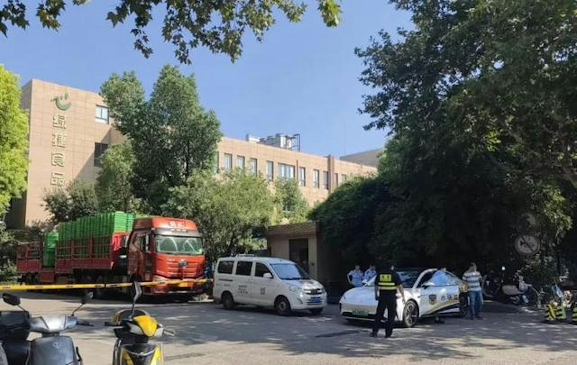 上海绿捷公司门口。 (上海法制报)