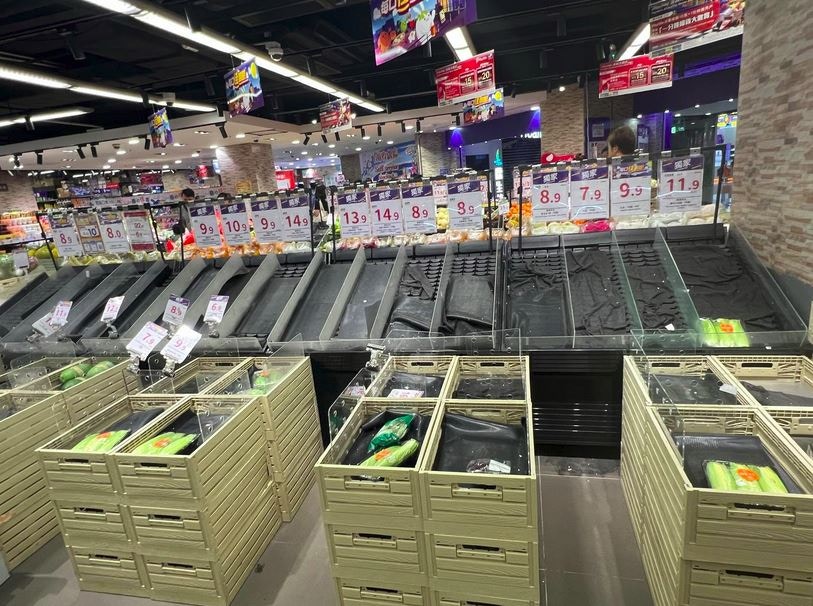 樺加沙來勢洶洶，市面提早幾天已出現「搶購潮」。（Threads@manziyu5089）